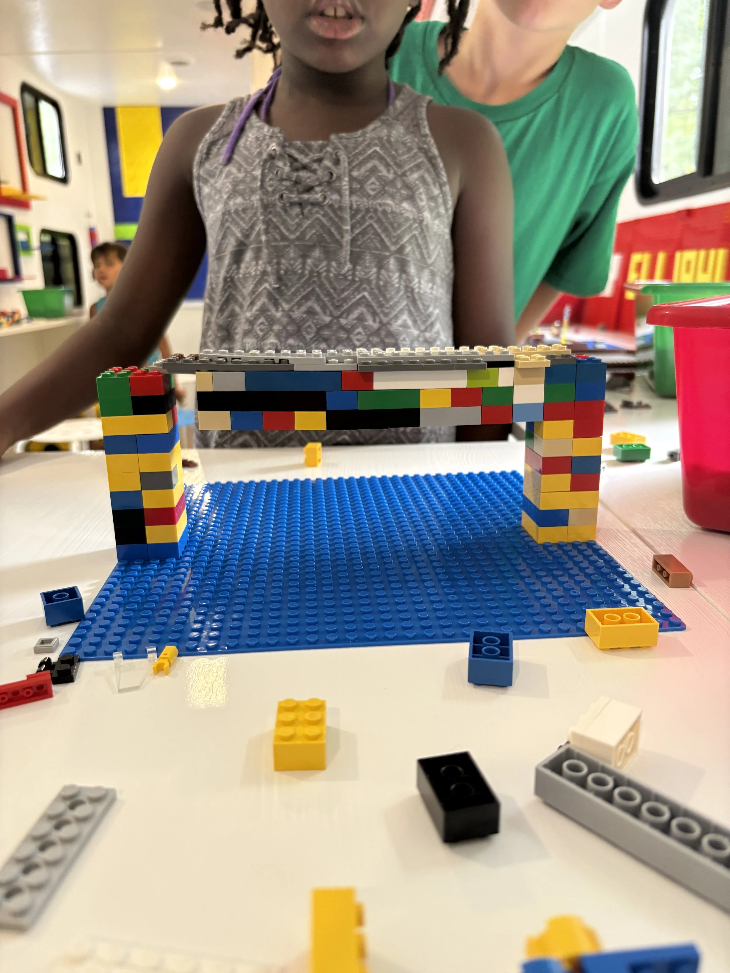 Mini-figure parts station
