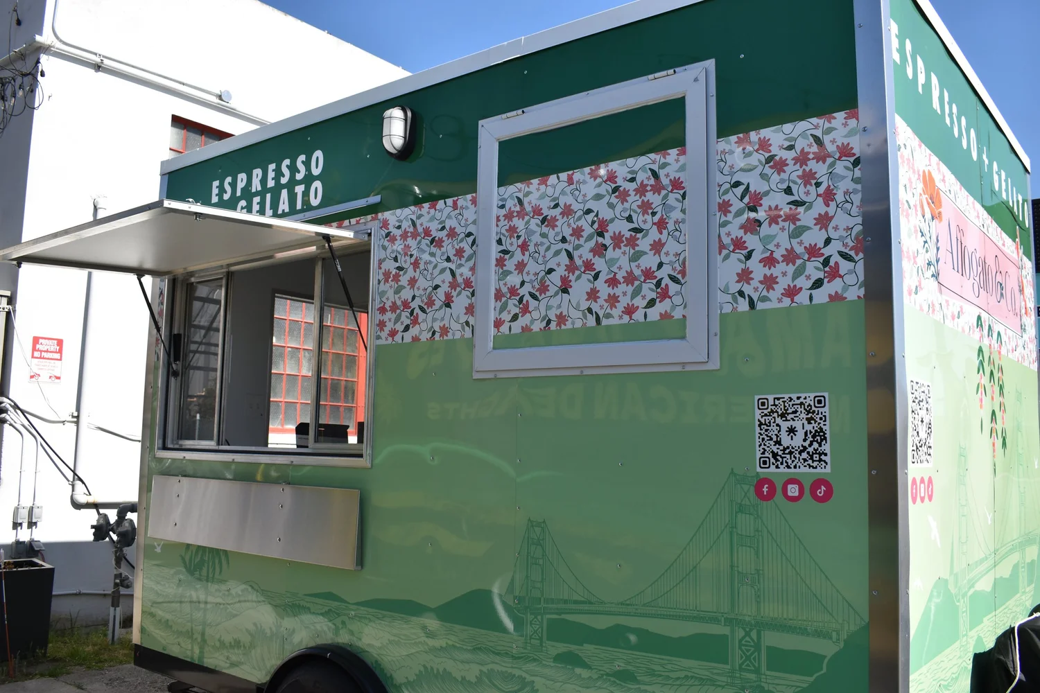 Affogato & Co. trailer, sage green with poppies and Golden Gate mural