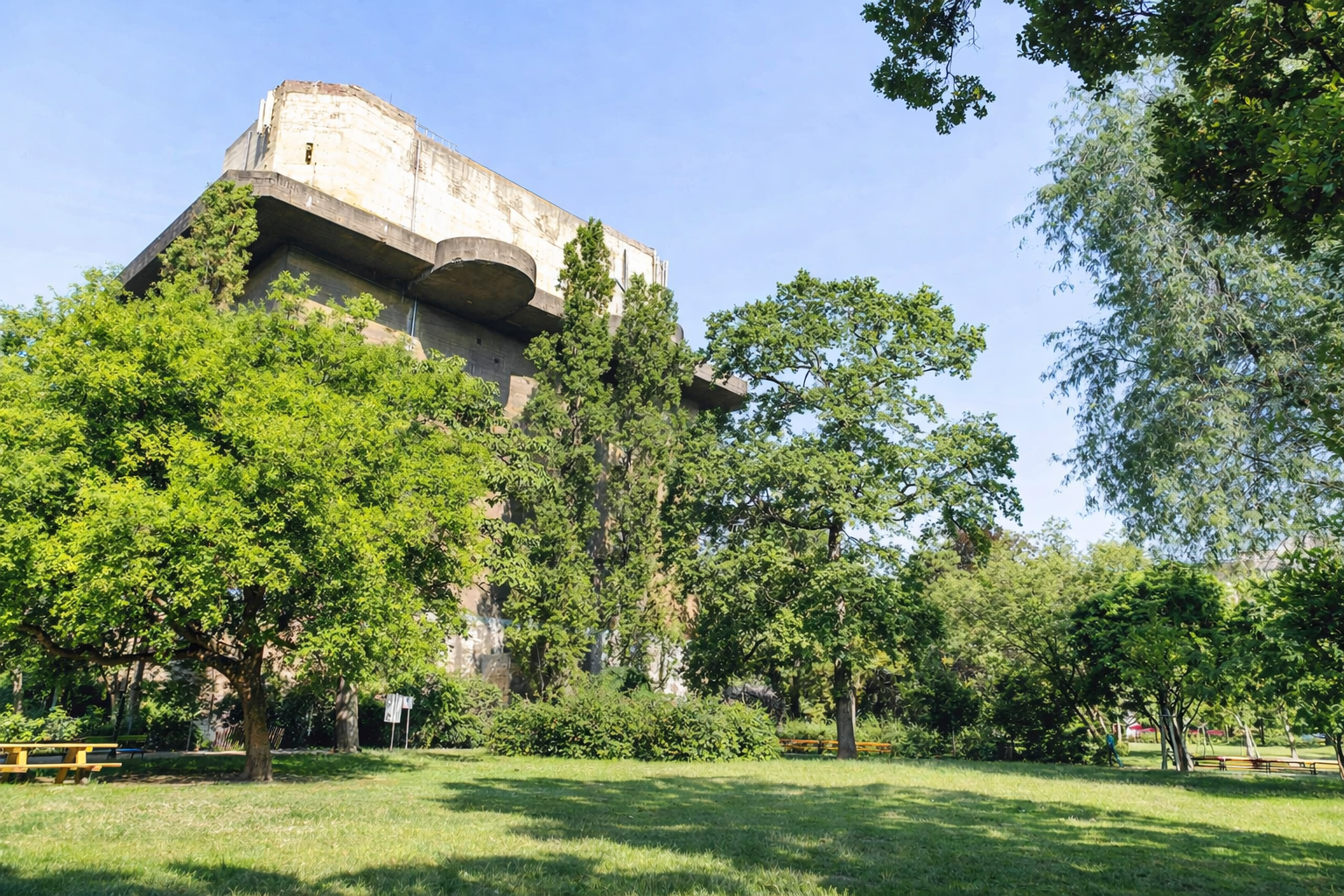 Arenbergpark Flakturm in Vienna