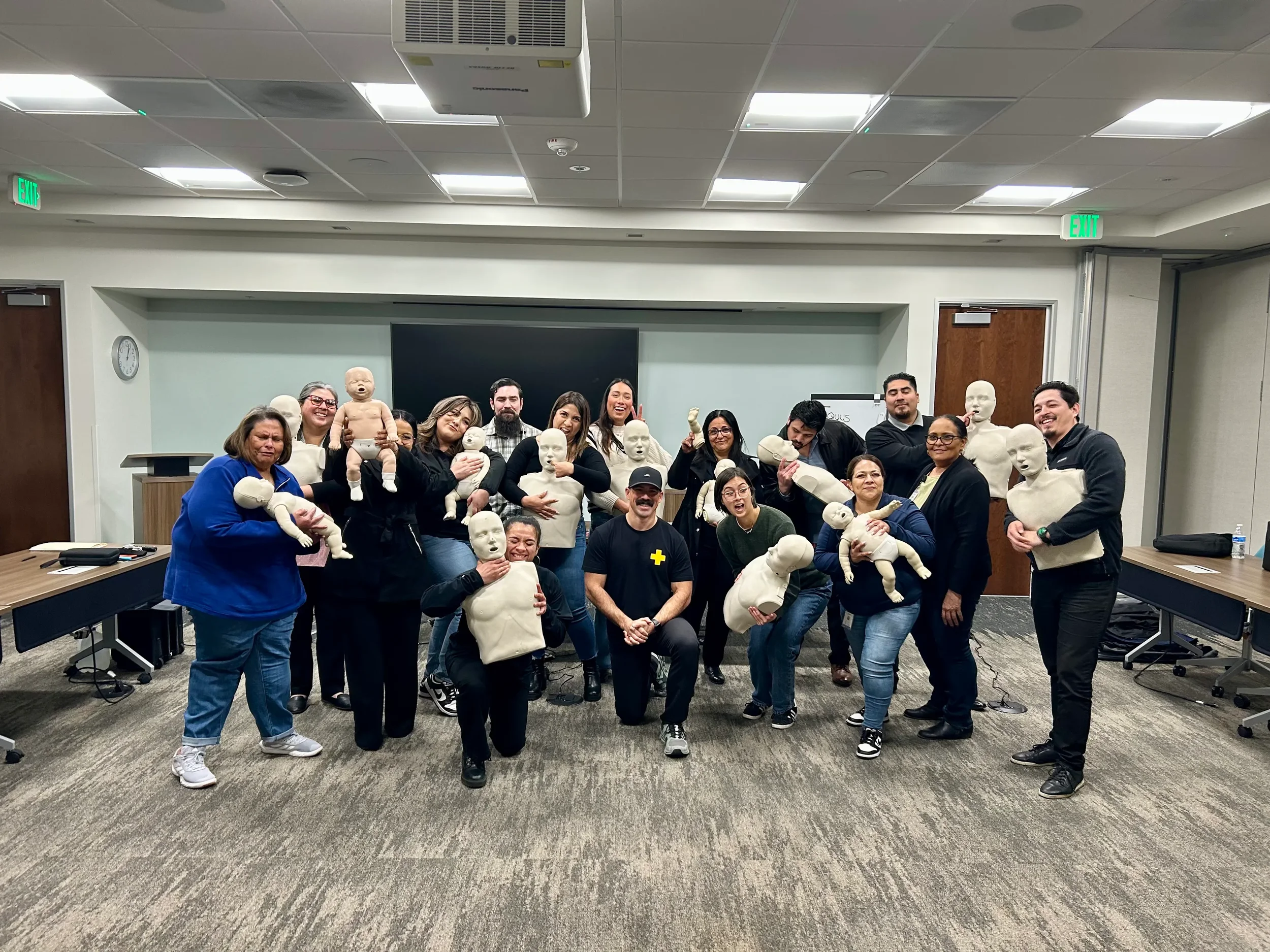 Large corporate CPR training class with Gabe Santa Cruz