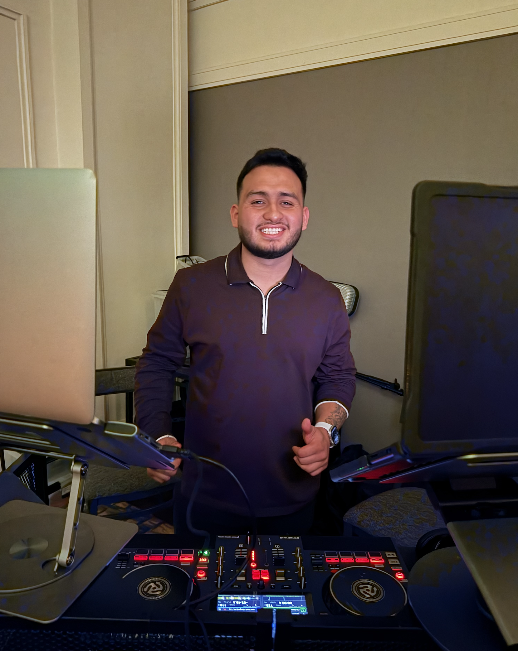 Kevin, DJ