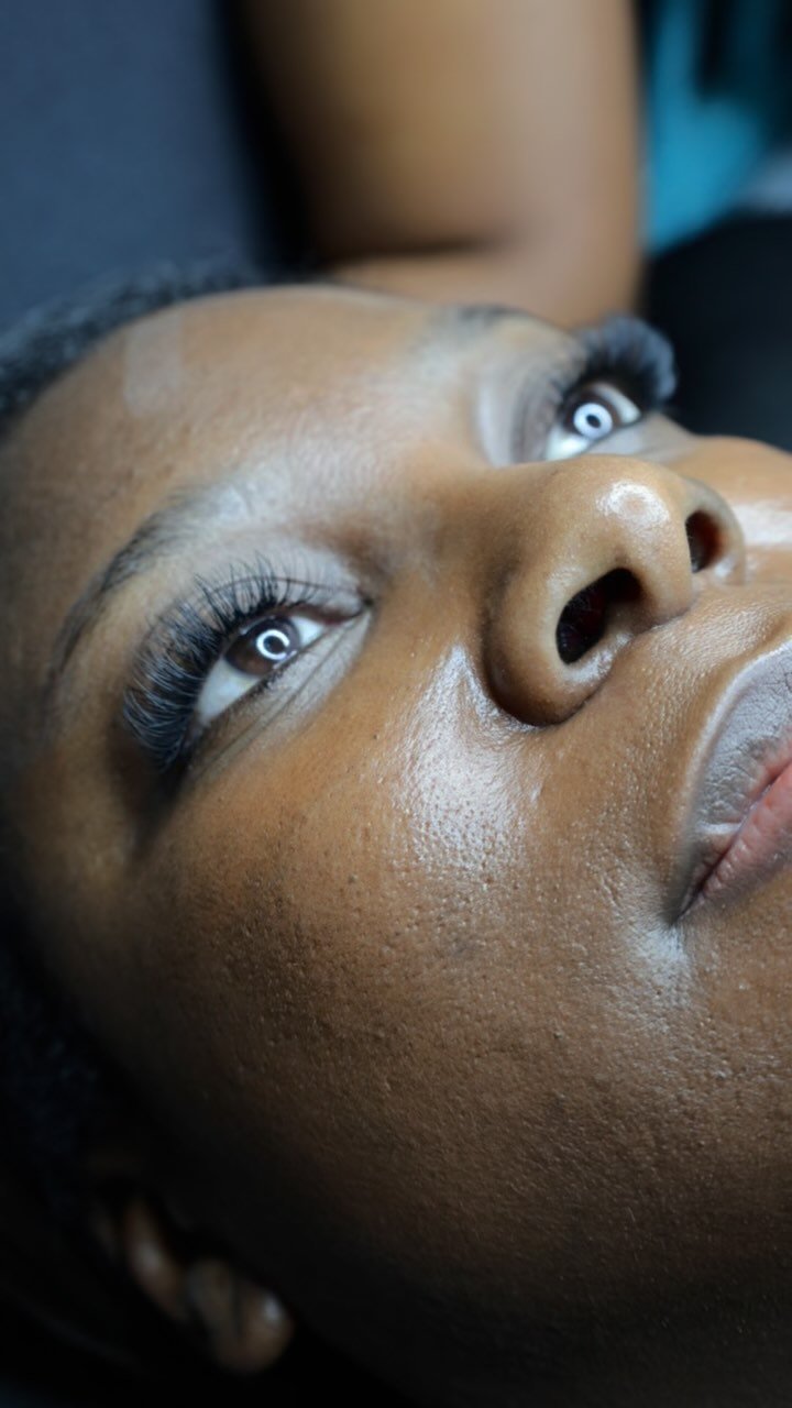 Classic lash look. Book now!