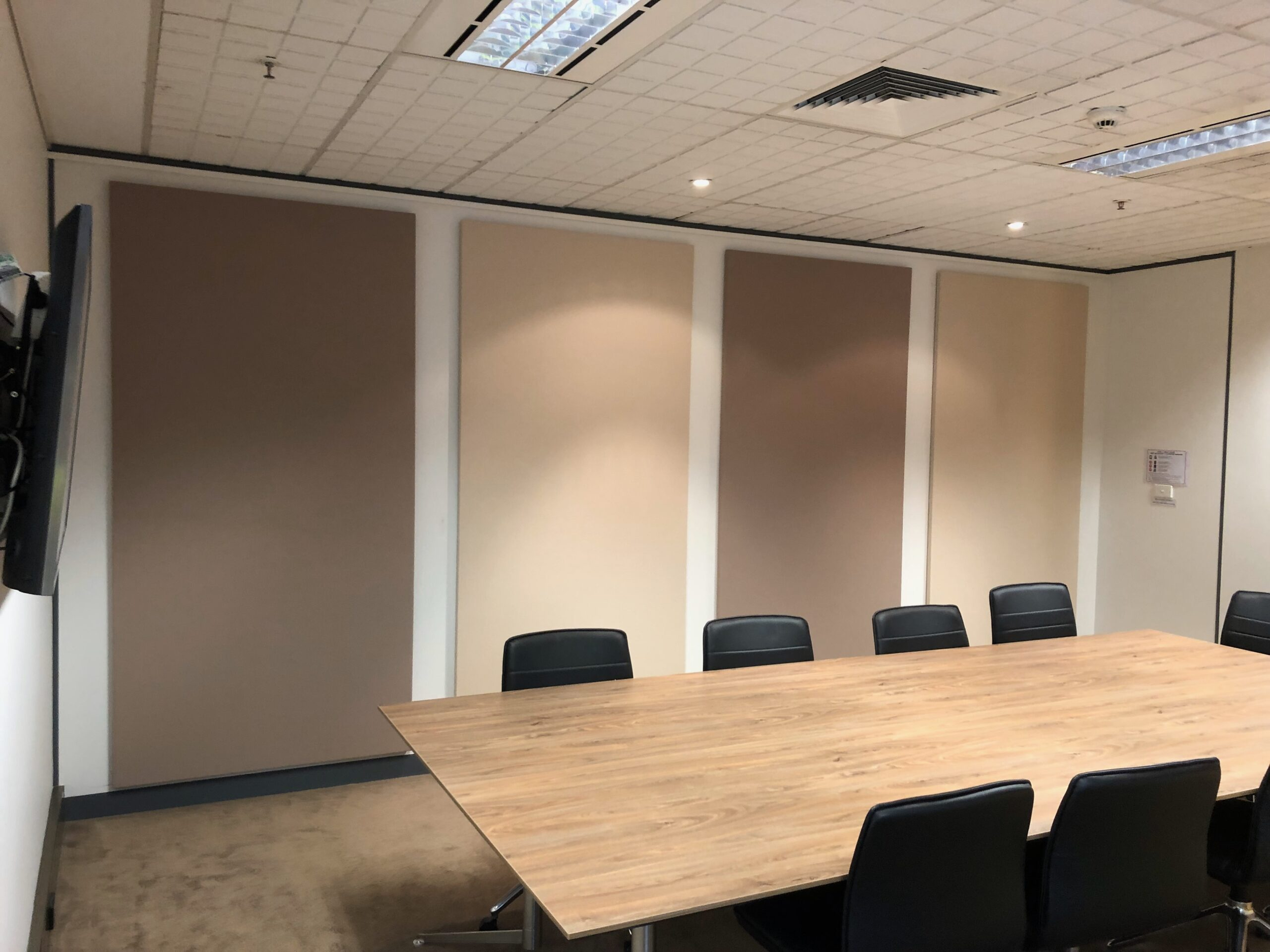 Retail commercial lighting installation