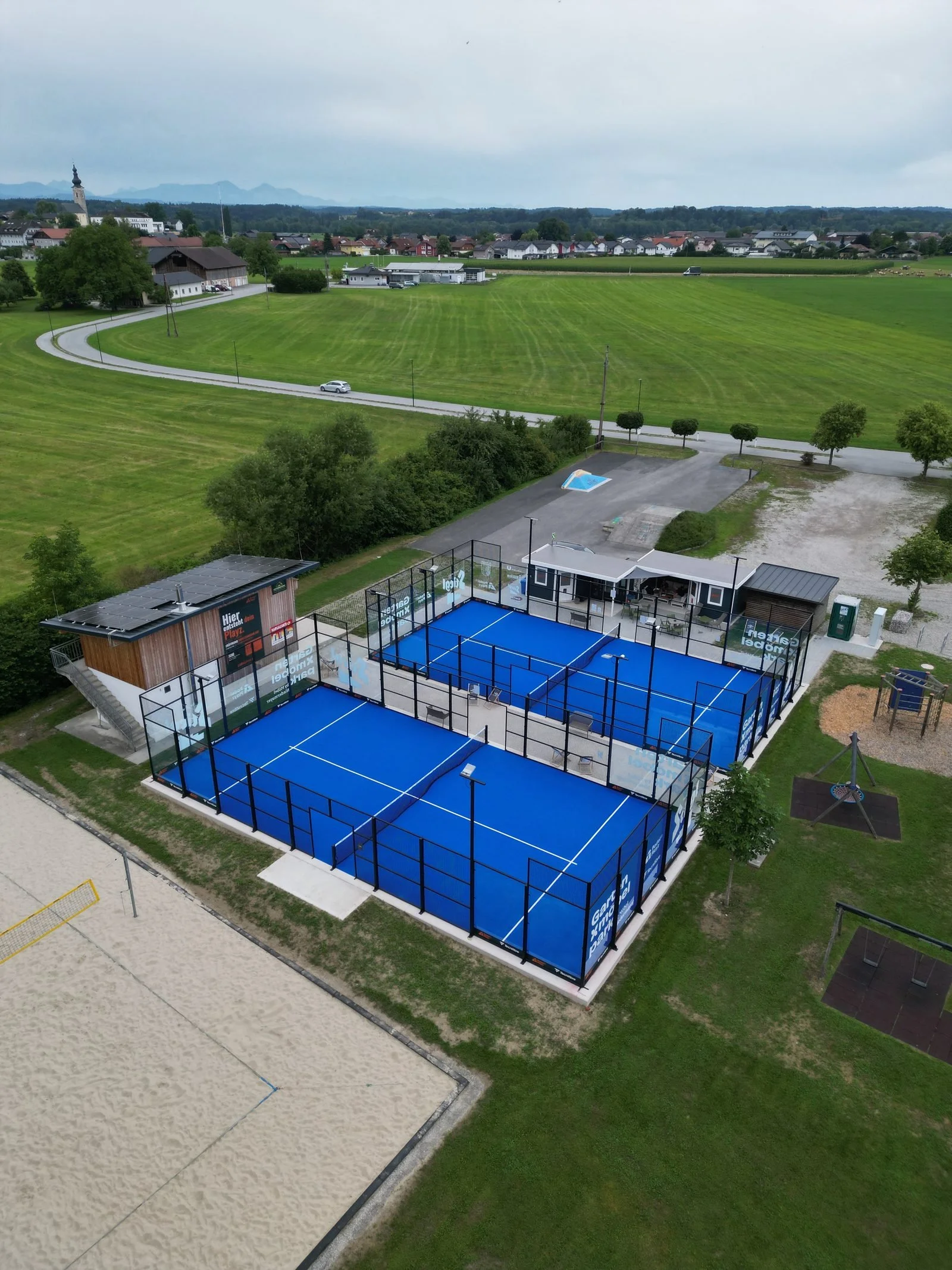 Sportareal Sankt Georgen – Padel, Beachvolleyball, Fußball und Spielplatz an einem Ort