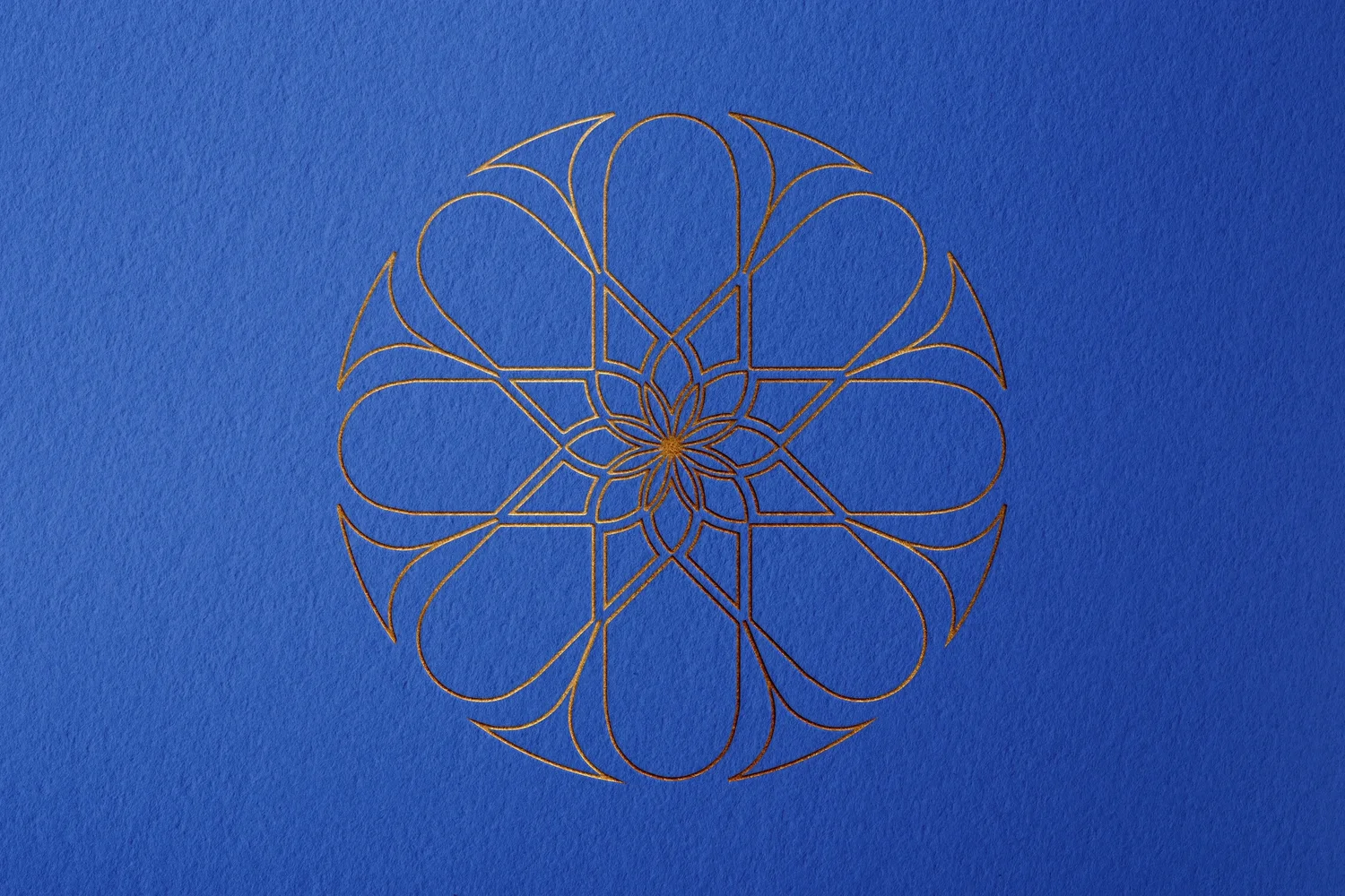 Exploration 01, forme finale : une fleur géométrique à huit pétales issue de l’arabesque