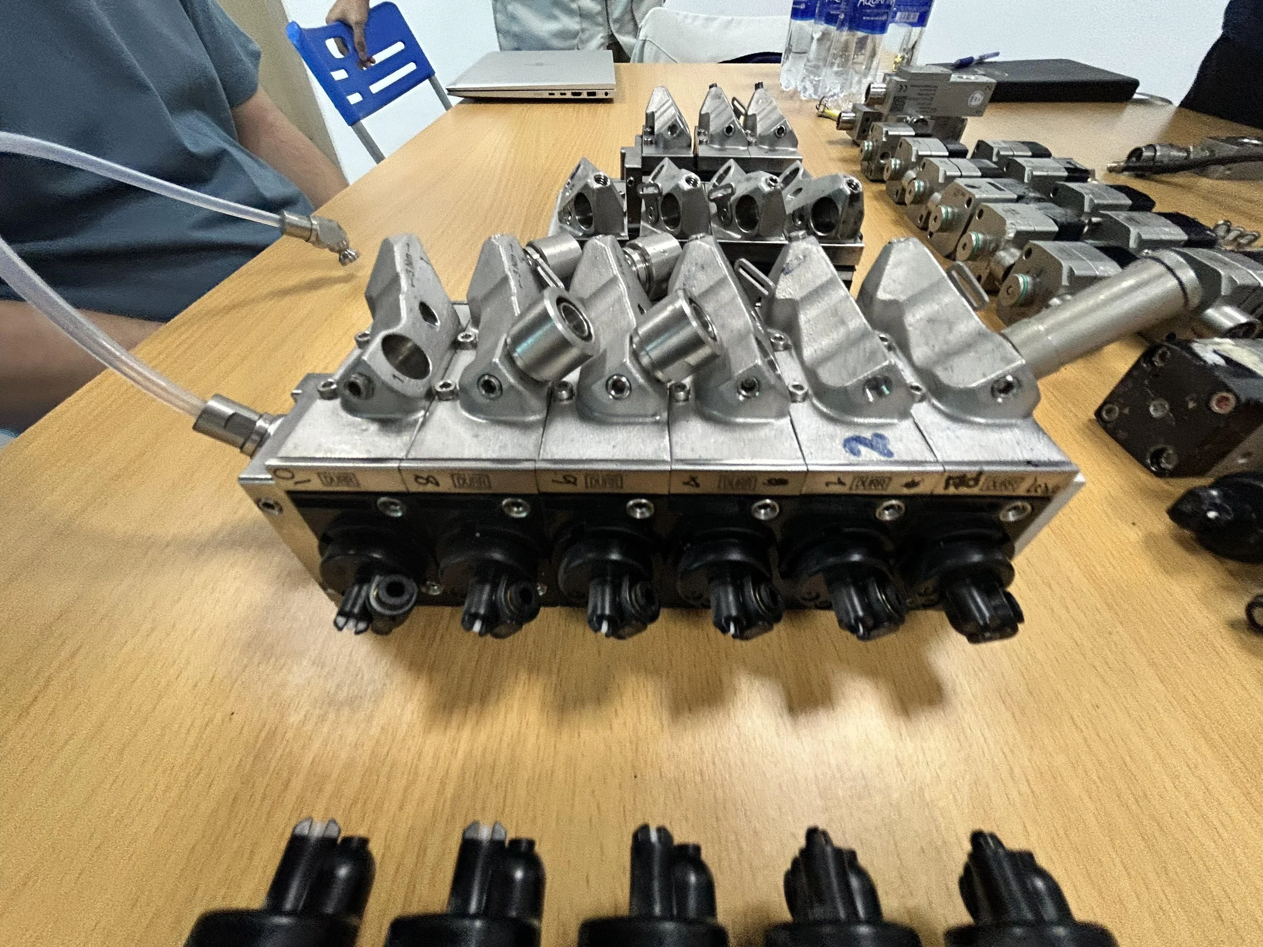 Dürr colour-change valves and paint circuit components laid out for assessment