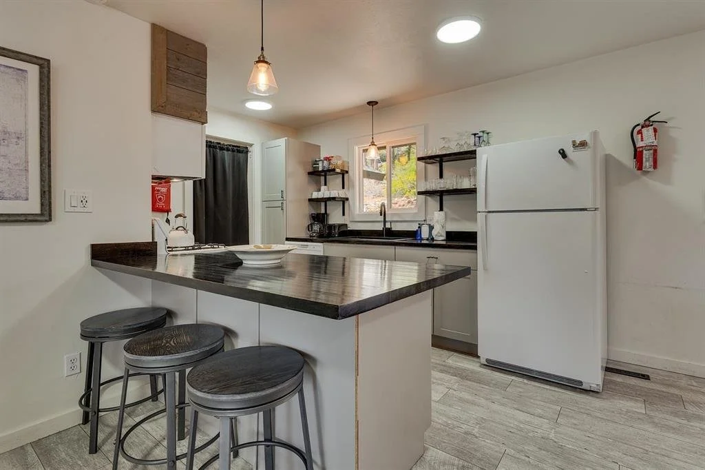 Updated full kitchen in the 2 bed / 2 bath vacation rental unit