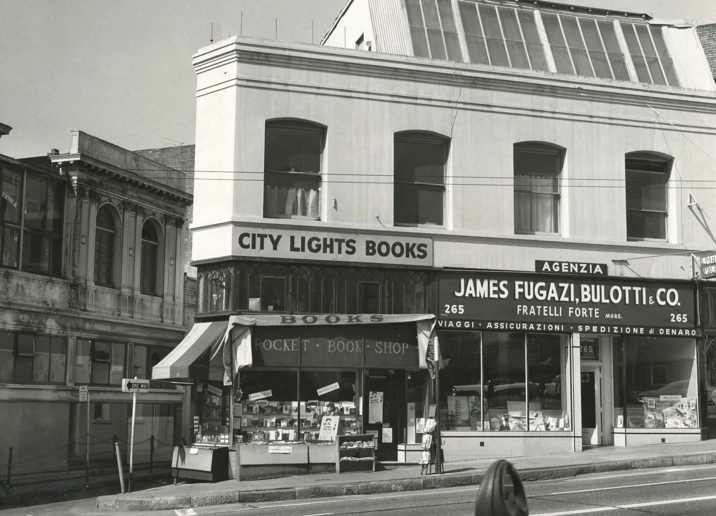 Greg Sarris in conversation with Oscar Villalon at City Lights Books