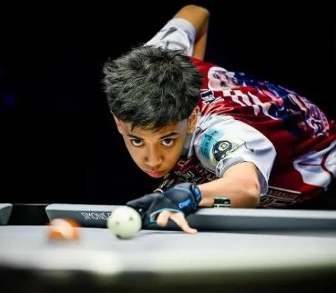 AJ Manas down on a shot