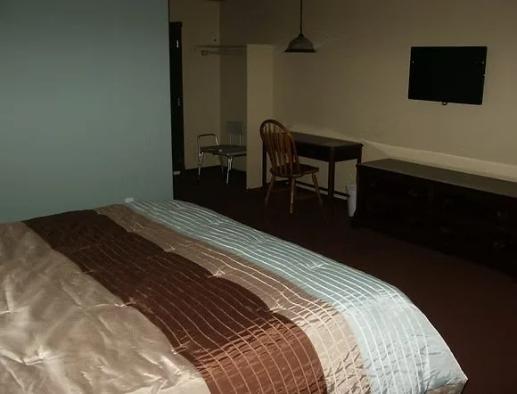 image of room 2 of coolin motel