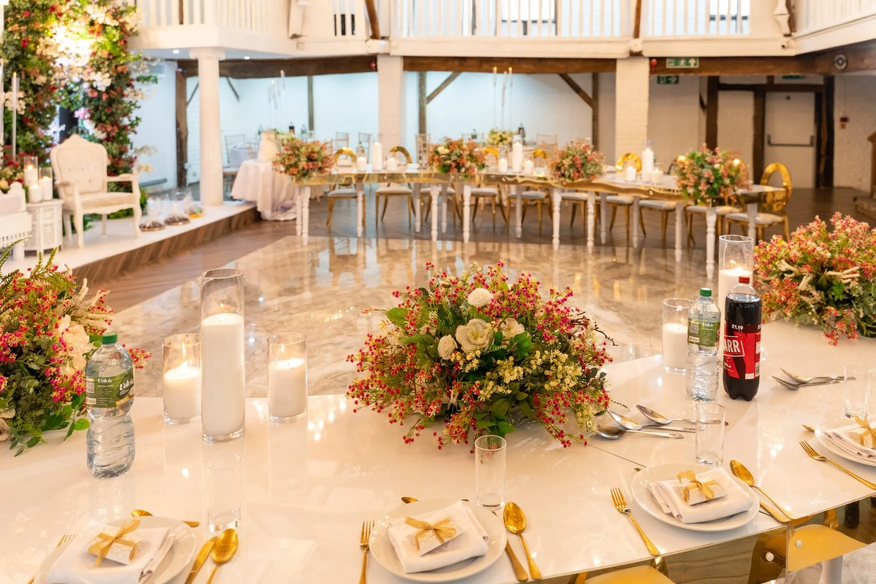 Floral reception tables at The Courtyard