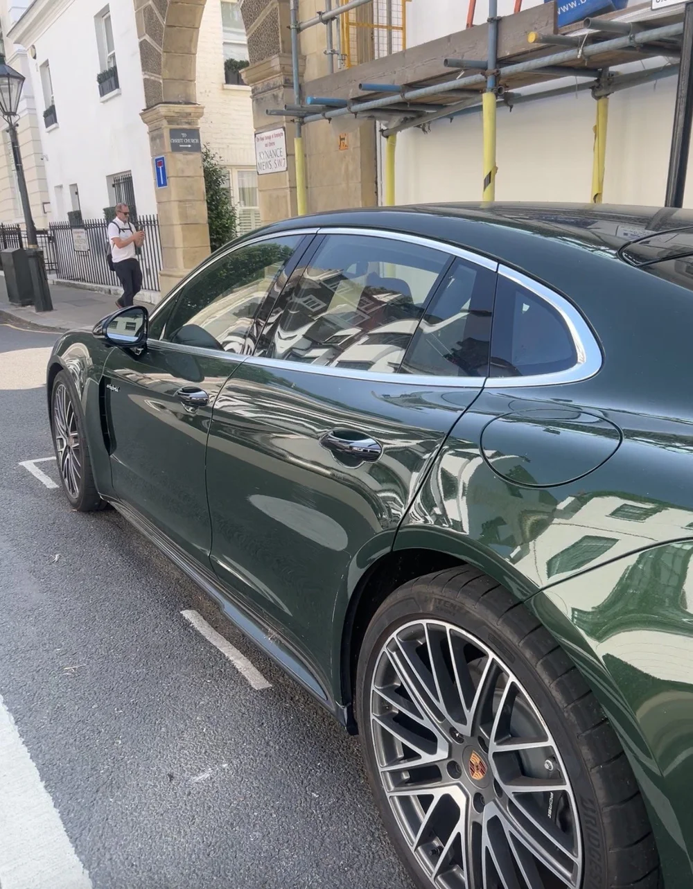 5-star rated mobile car detailing and vehicle detailing service across London