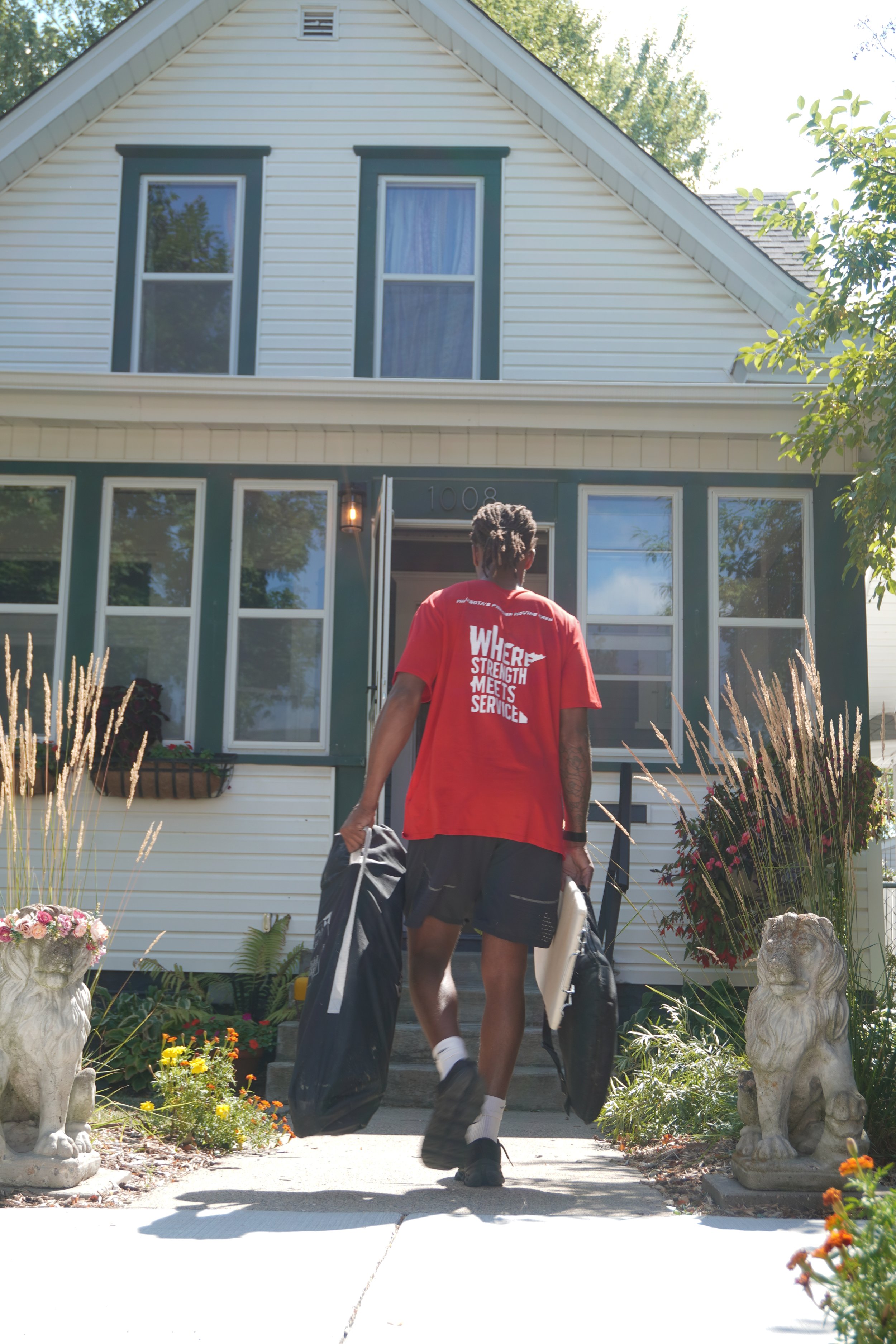 Collegiate Power Movers team, licensed Minnesota movers