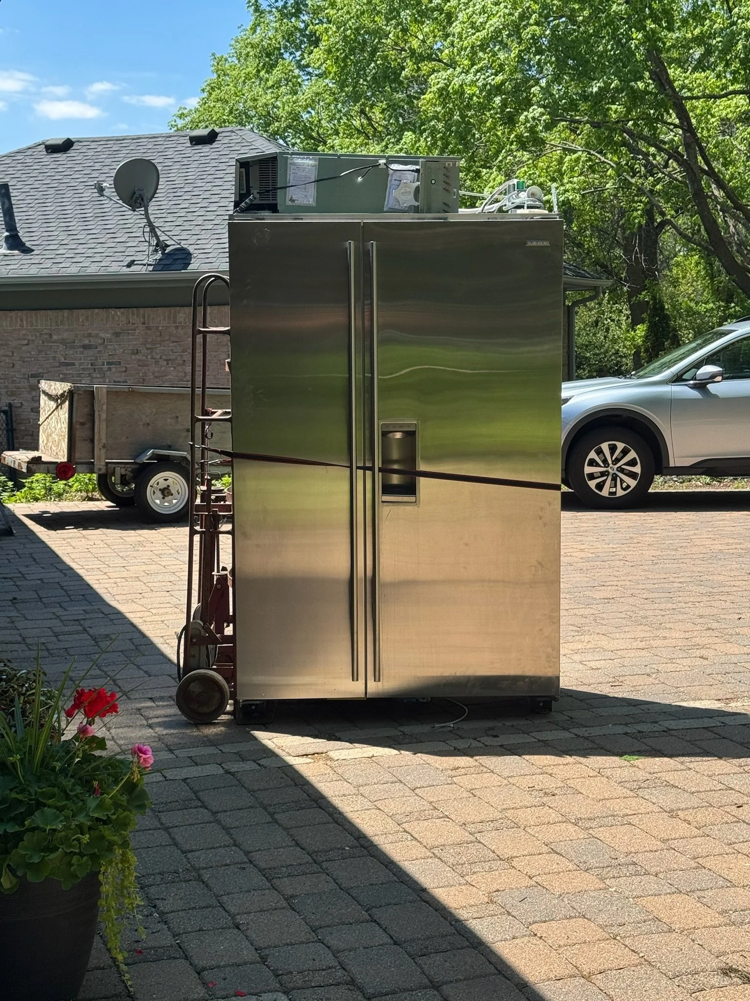 Collegiate Power Movers specialty item moving