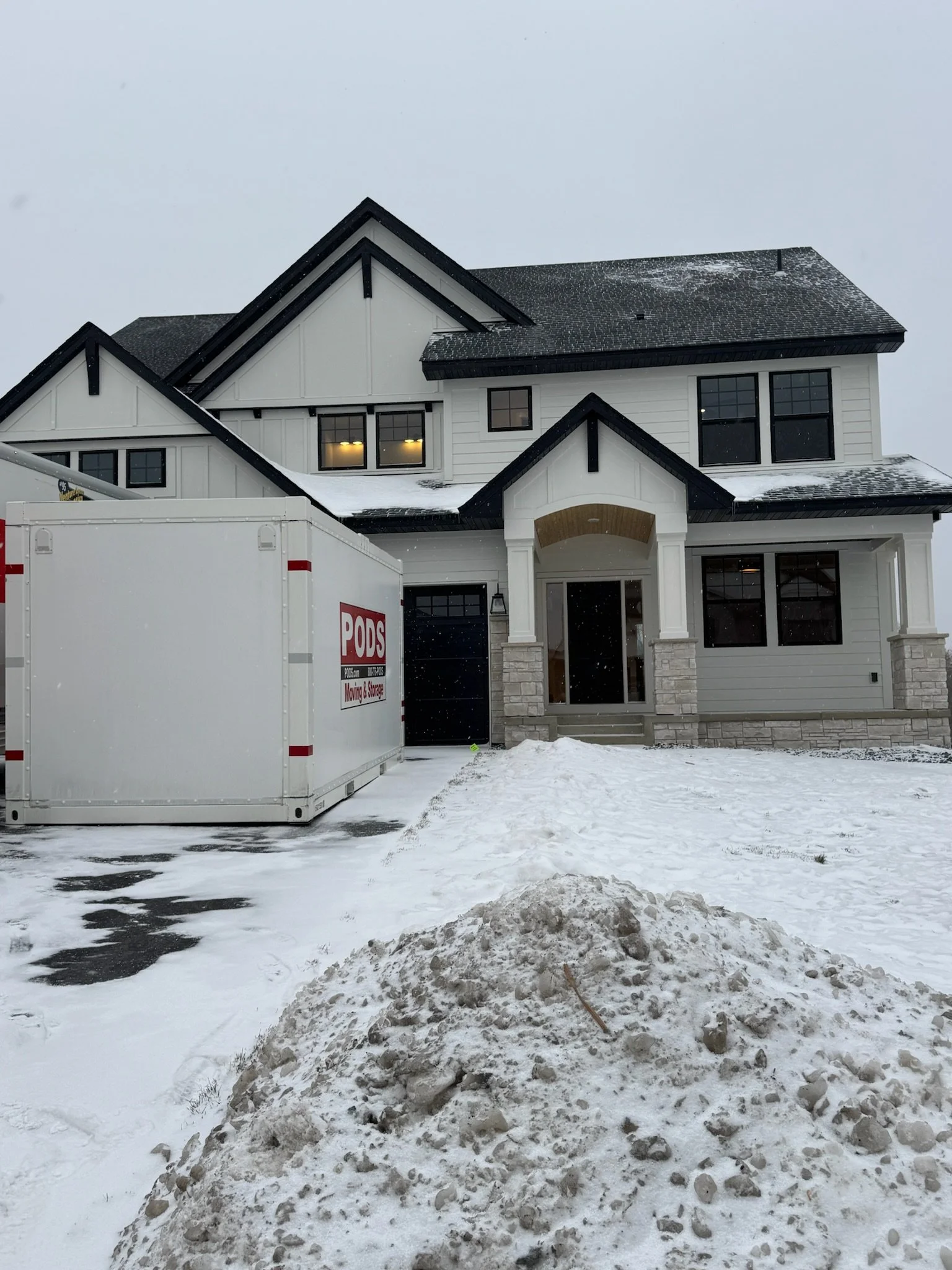 Minneapolis Minnesota skyline — Collegiate Power Movers serves all of Minnesota year-round