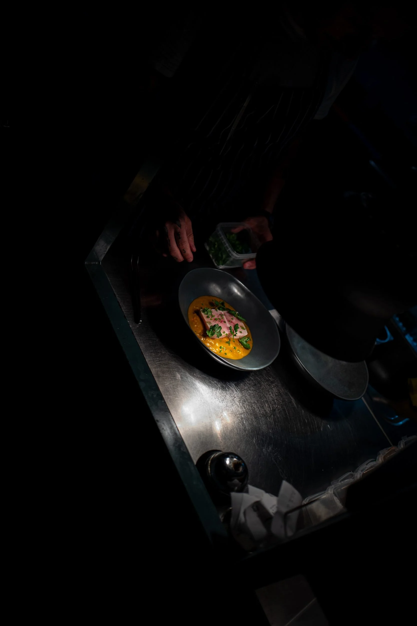 Fish orange bisque overhead dark pass