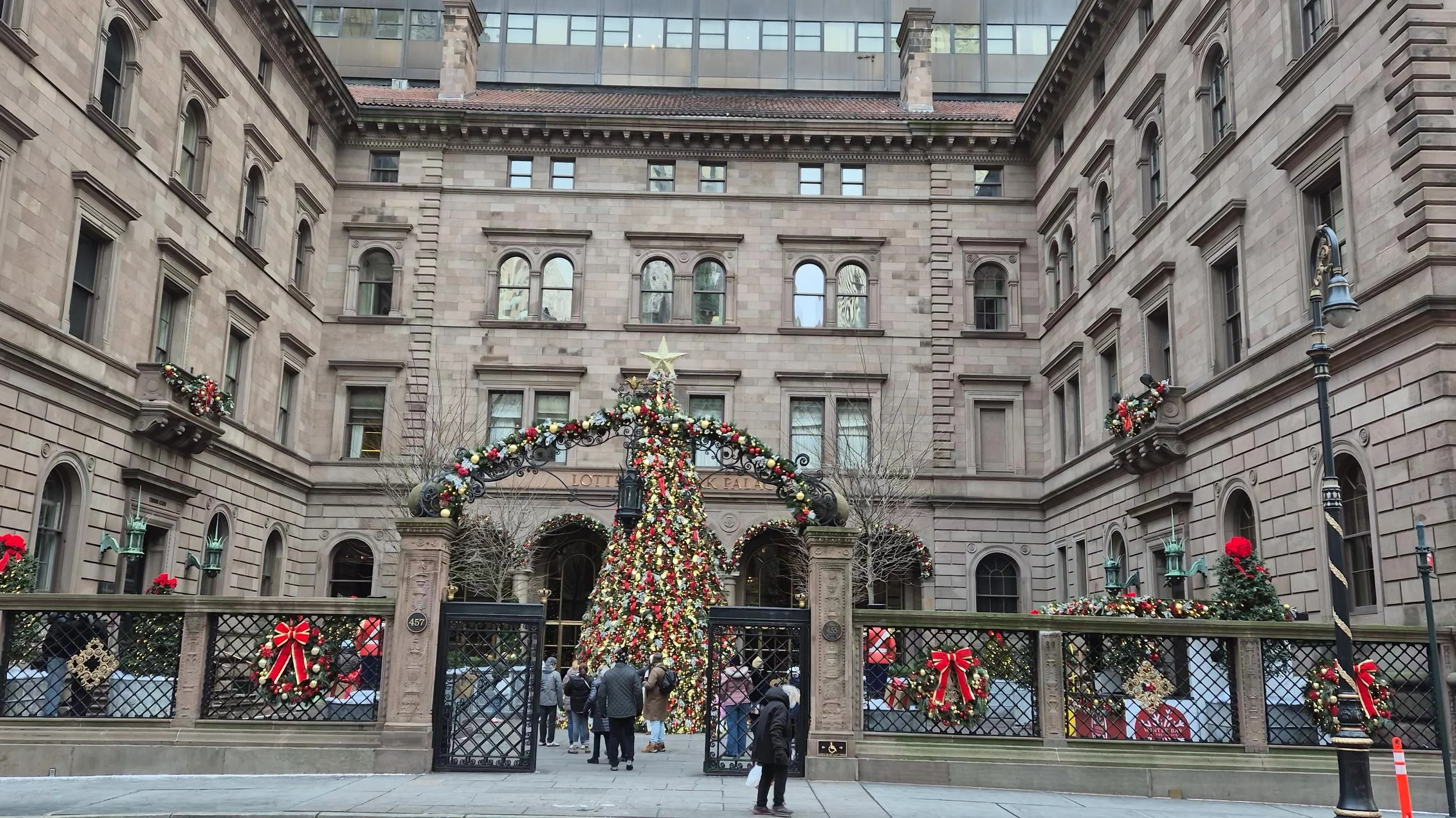 Lotte New York Palace, Travelling Pandas in New York