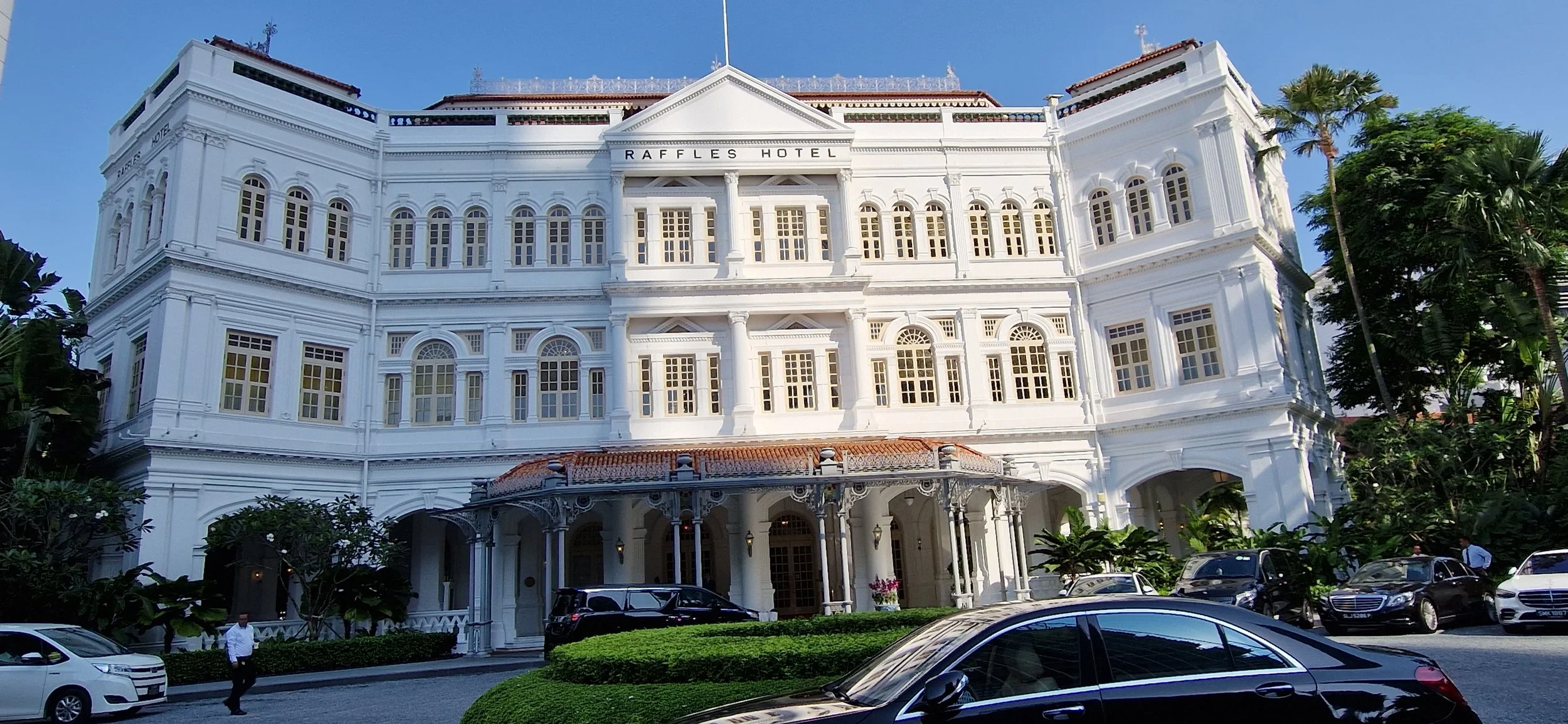 Raffles Hotel , Travelling Pandas in Singapore