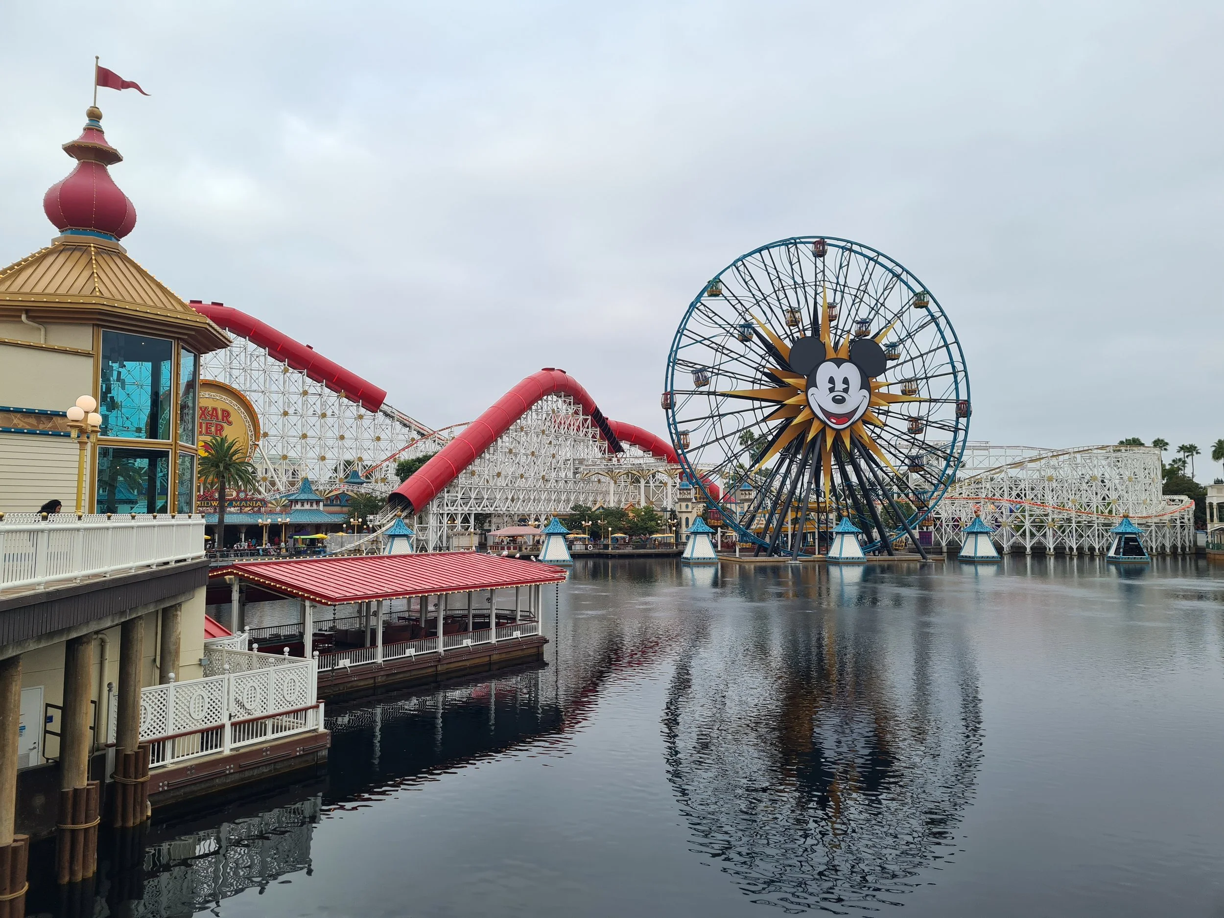 Disney California Adventure Park, Travelling Pandas in Los Angeles