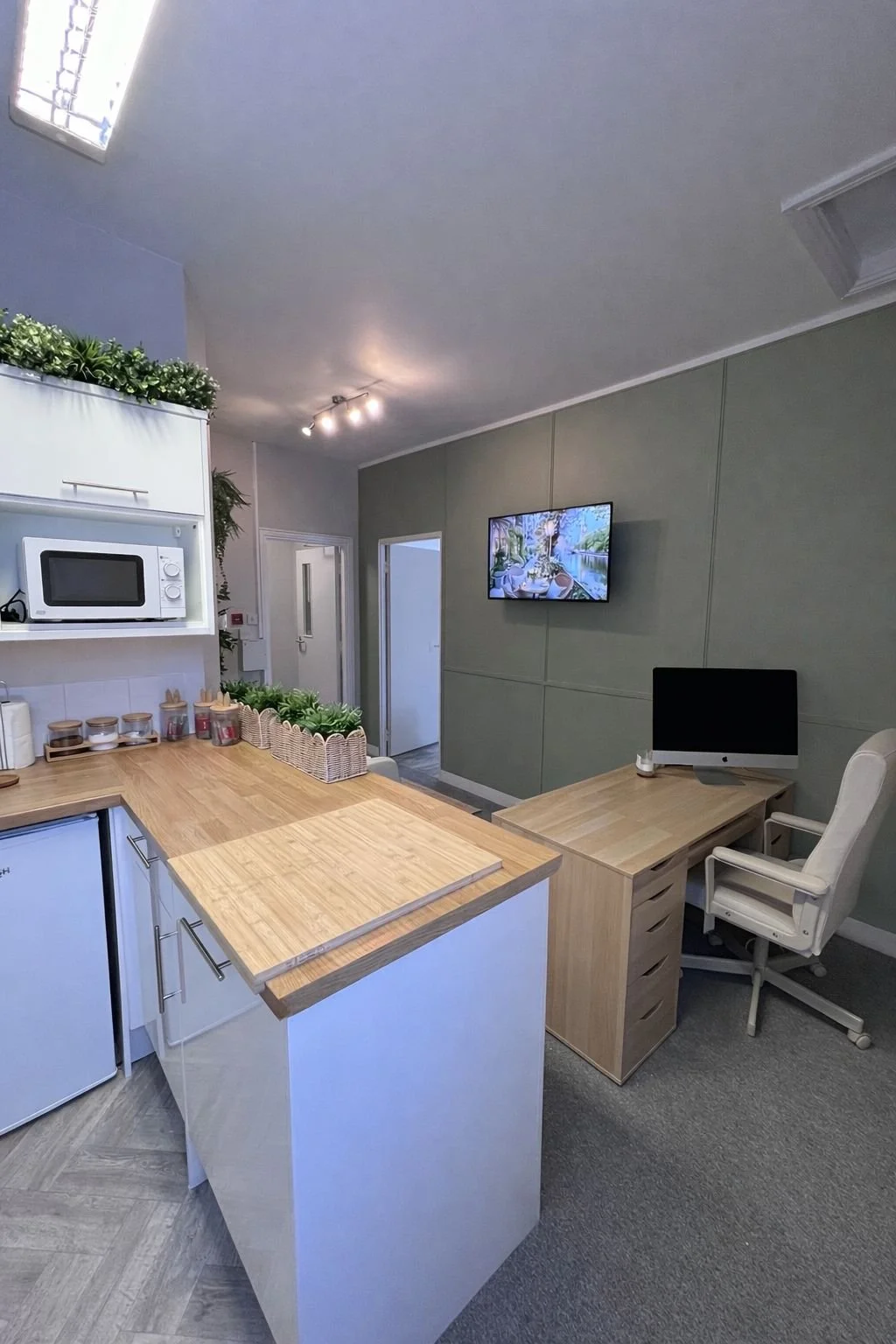 Reception & Kitchen