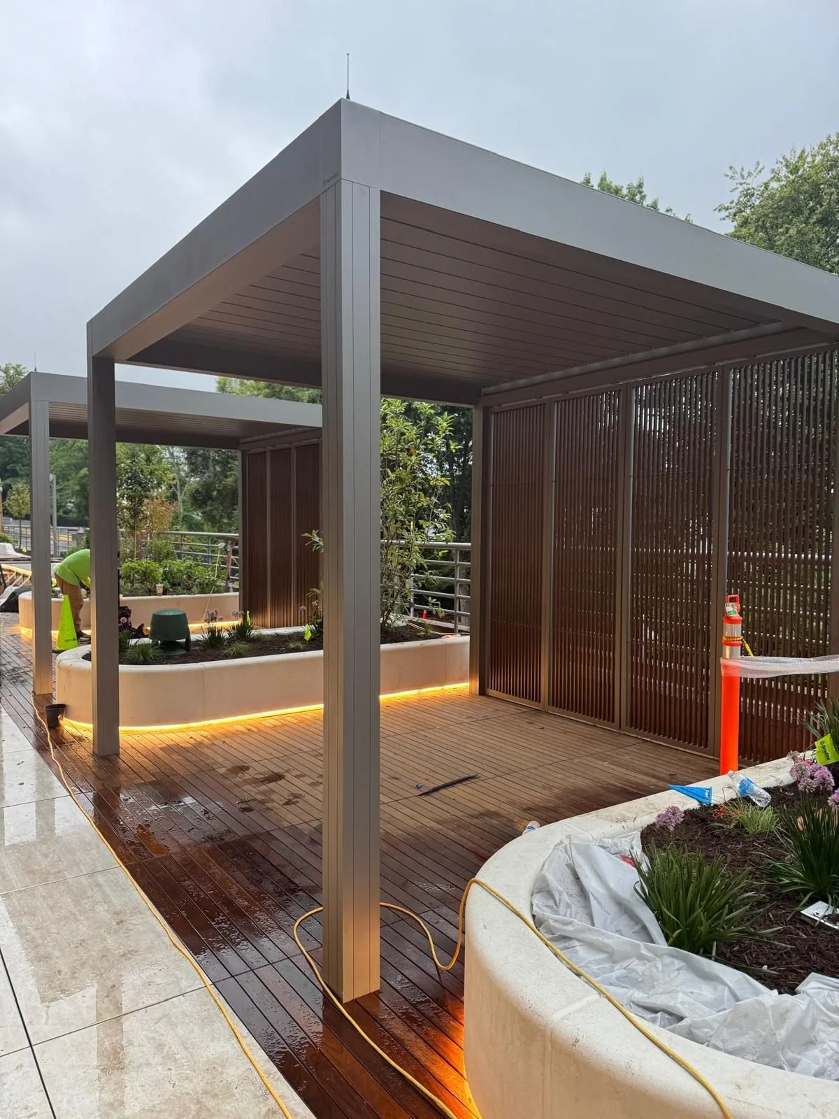 Pergola roof, posts and privacy screens installed by USSI in Arlington, Virginia