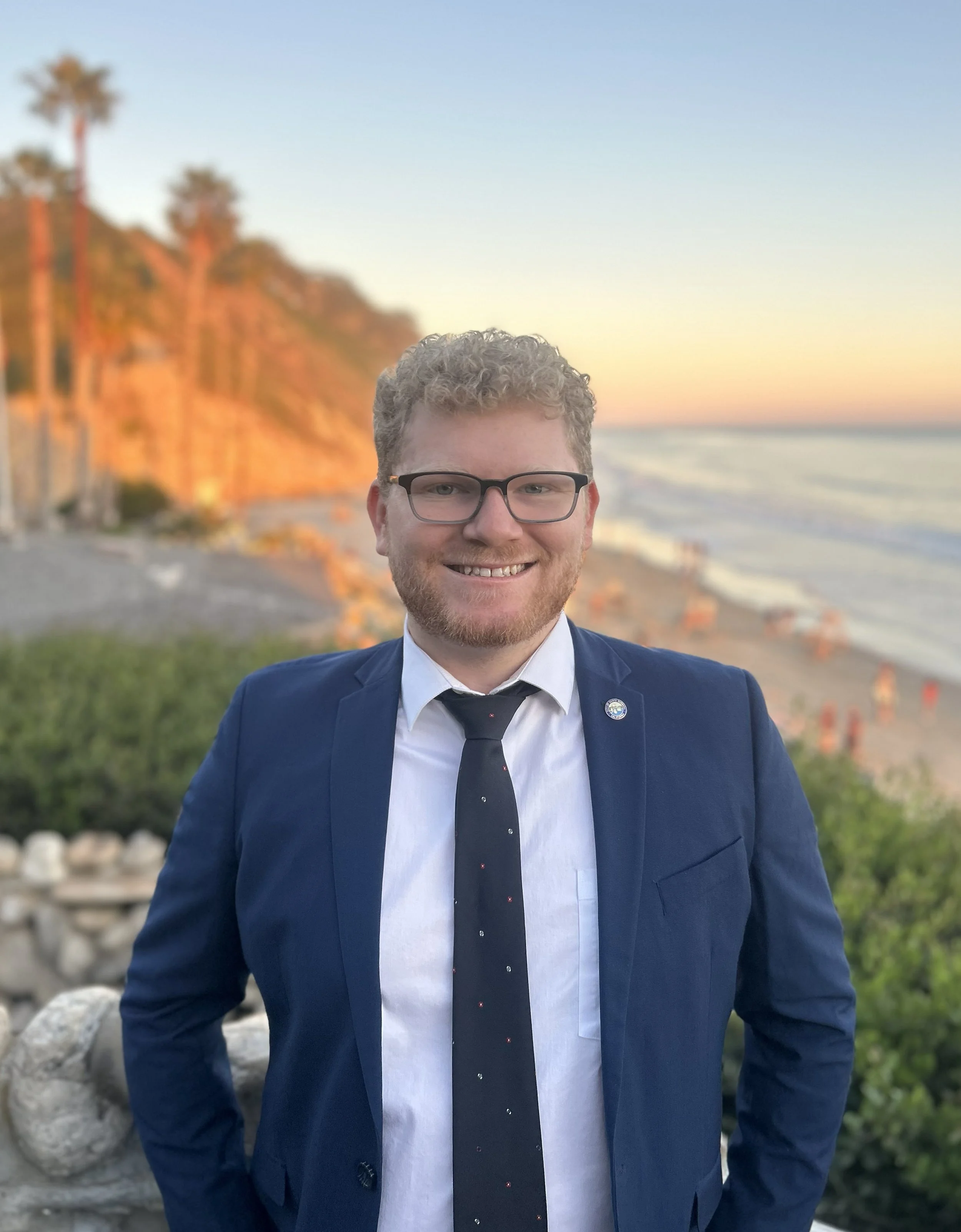 Ian Baucke speaking with Santa Barbara community members