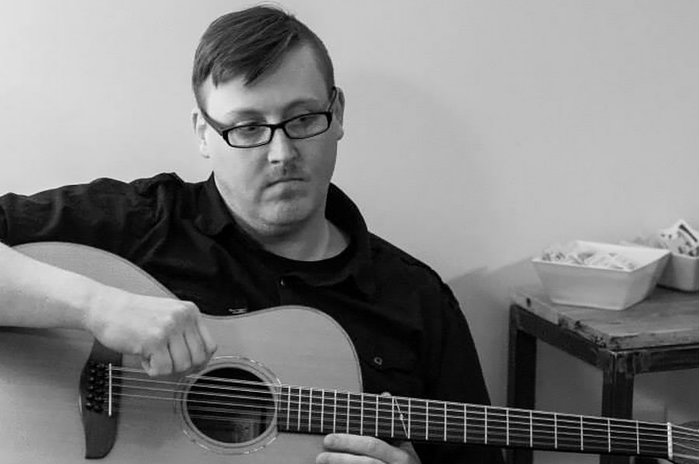 Live Music Acoustic Aubrey