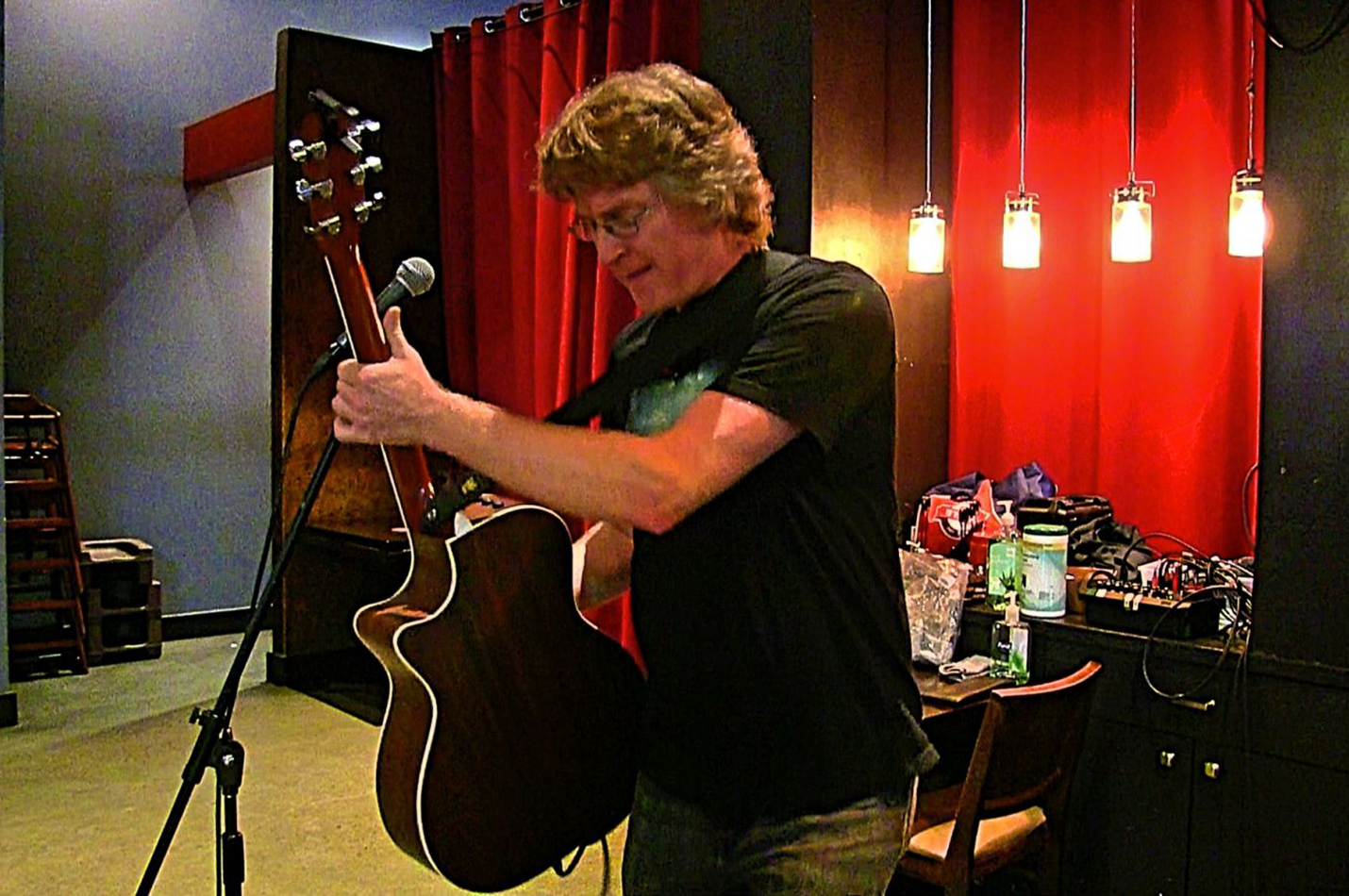 Live Music Alex Parez