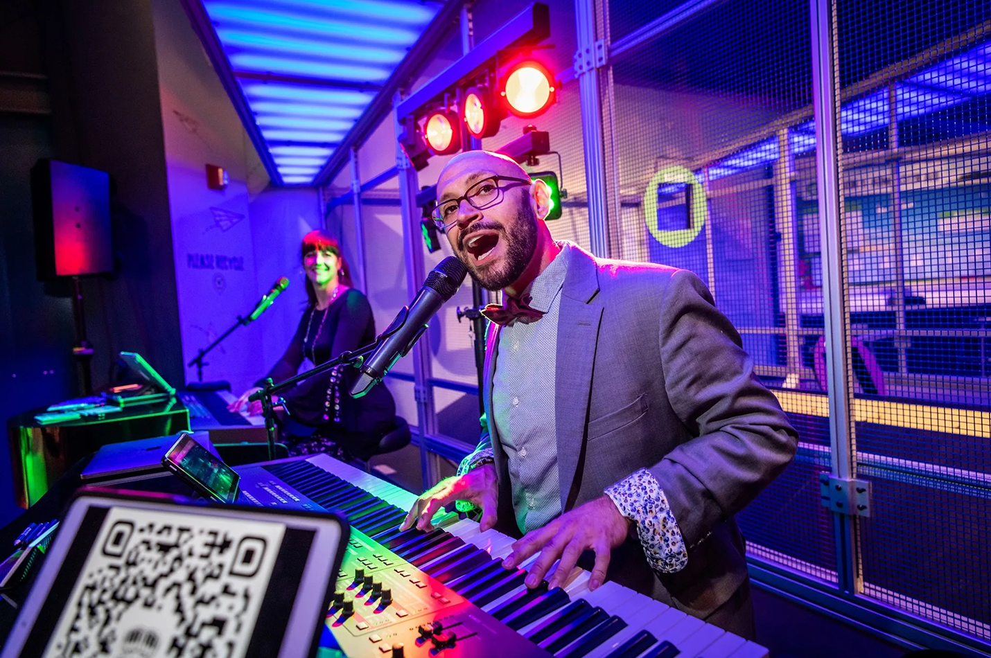 Live Music Dueling Pianos featuring Felix Fingers