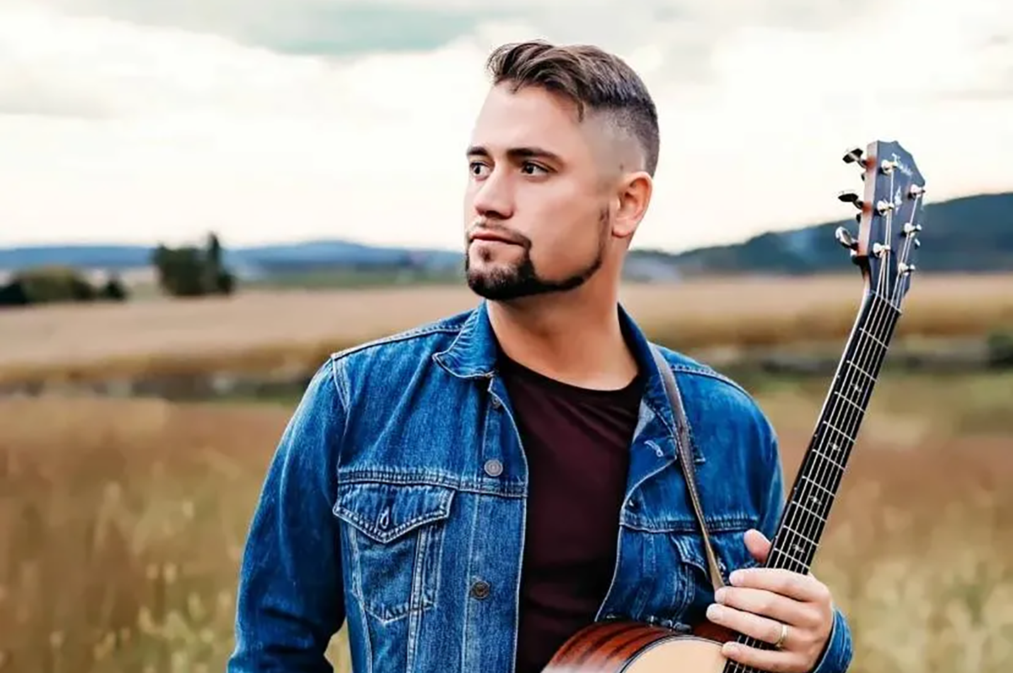 Live Music Blake Esse