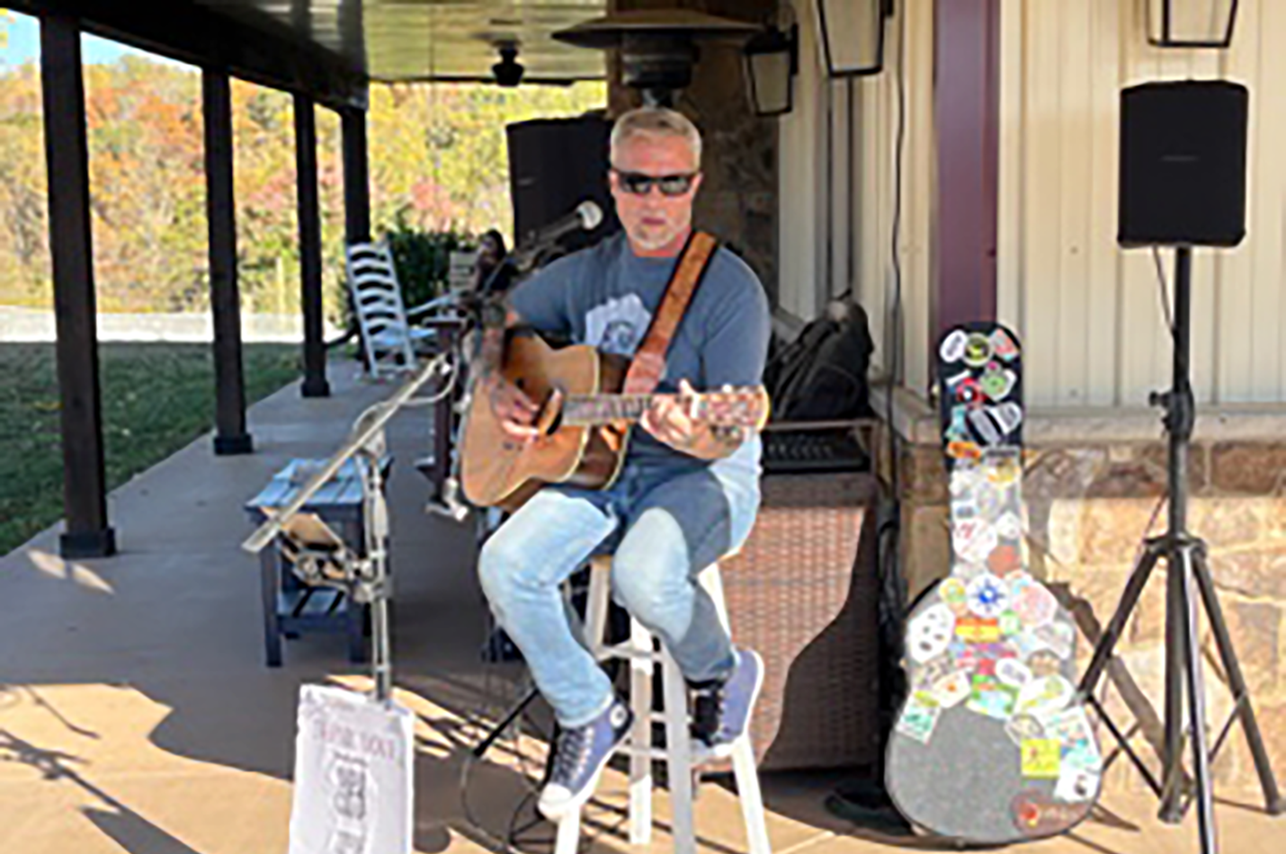 Live Music Mark Anderson