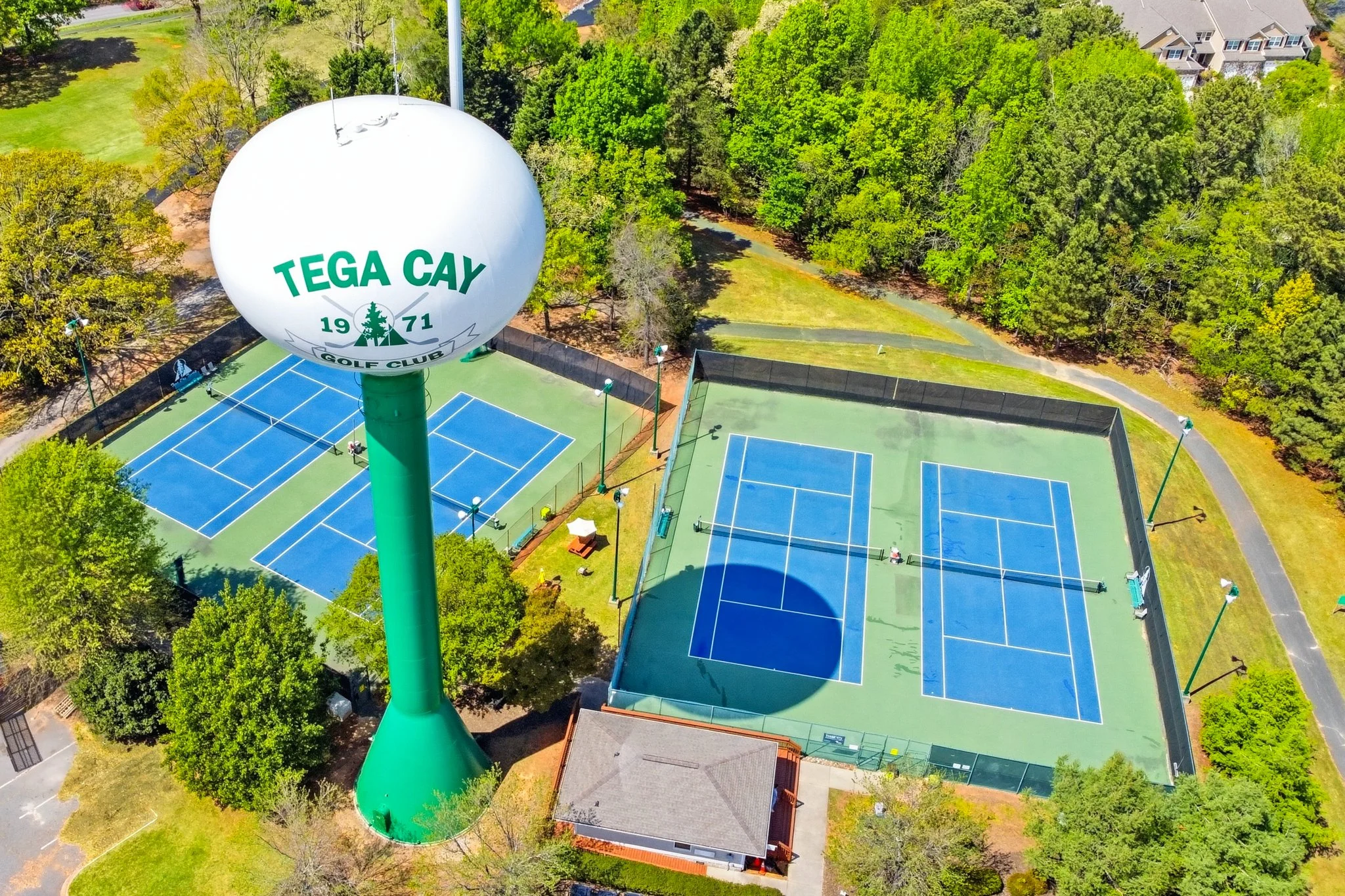 Tennis and pickleball courts in Tega Cay, SC