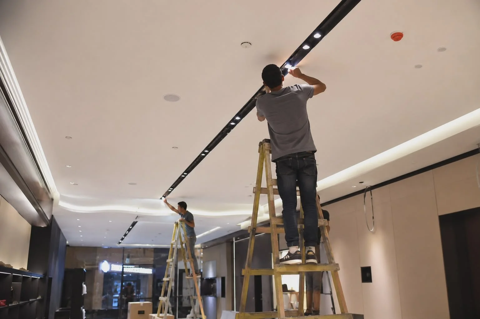 Lighting installation support