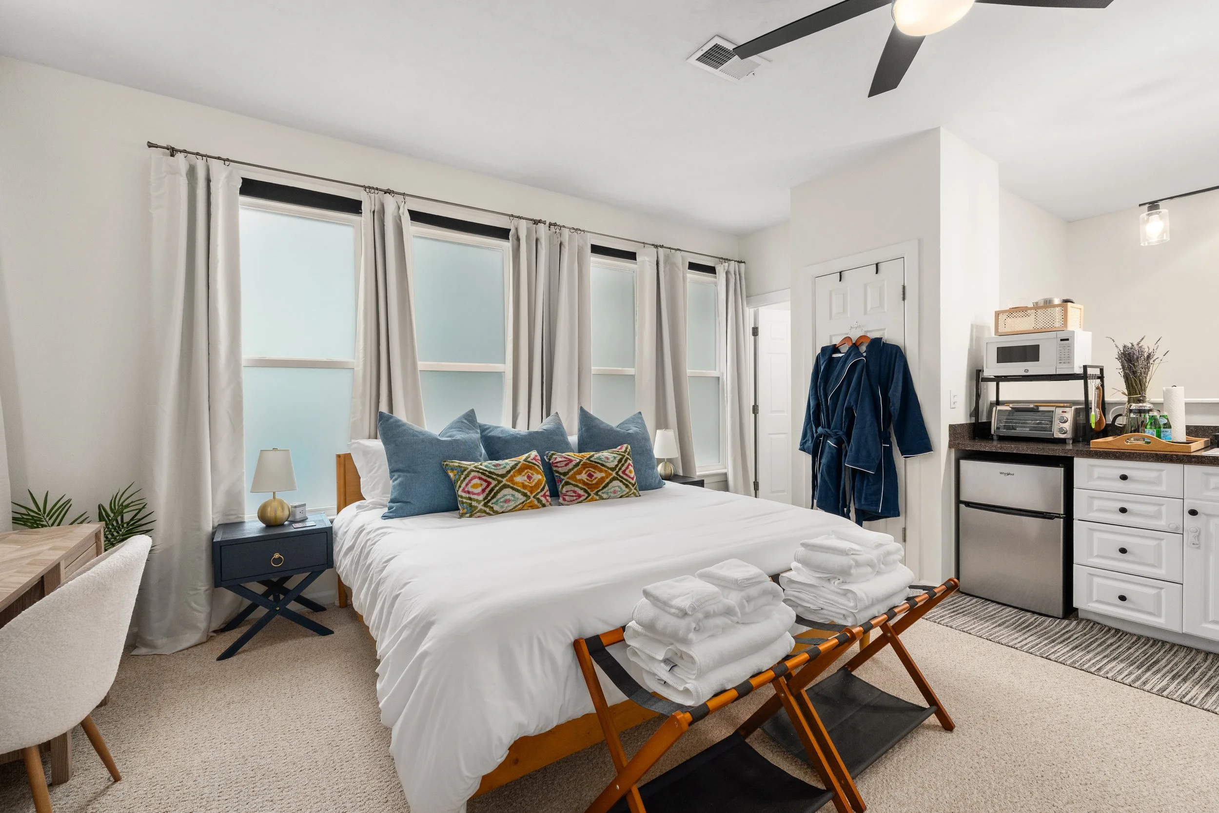 Guesthouse bedroom and kitchenette