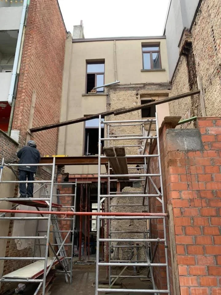 poutrel plaatsen staalconstructie renovatie Wilrijk
