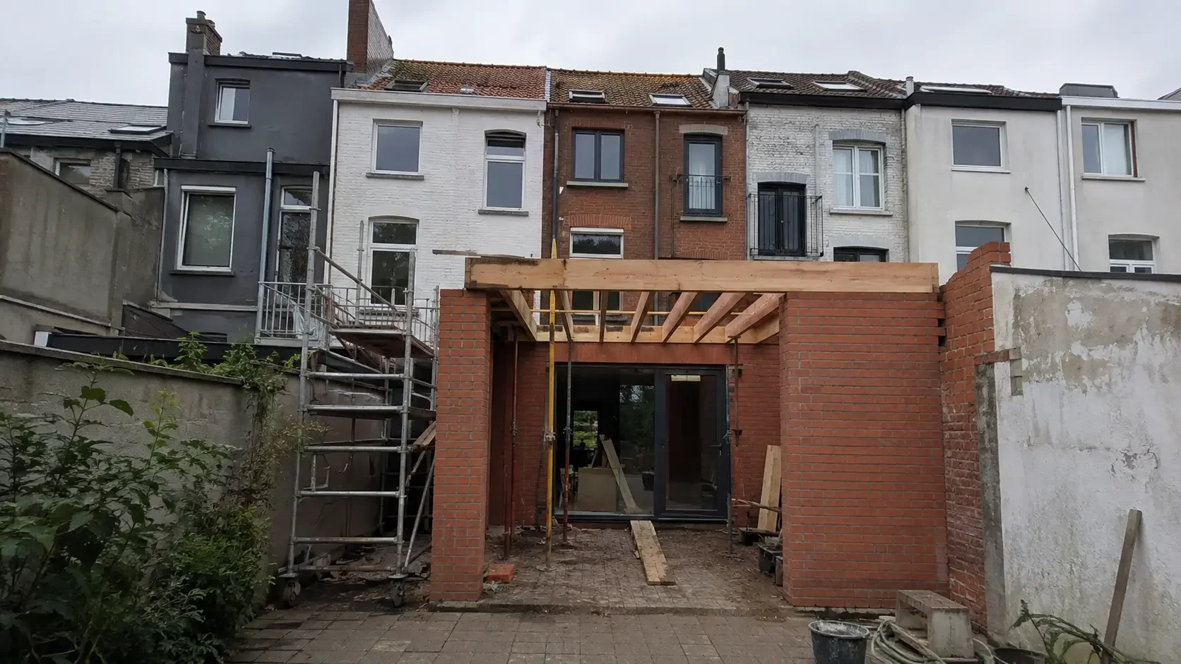 aanbouw bouwen Antwerpen rijwoning Polyplast ruwbouw