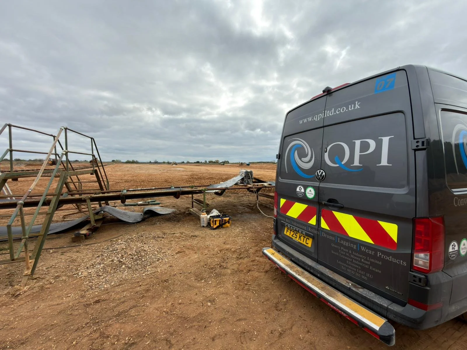 Industrial conveyor belt repair and site service support