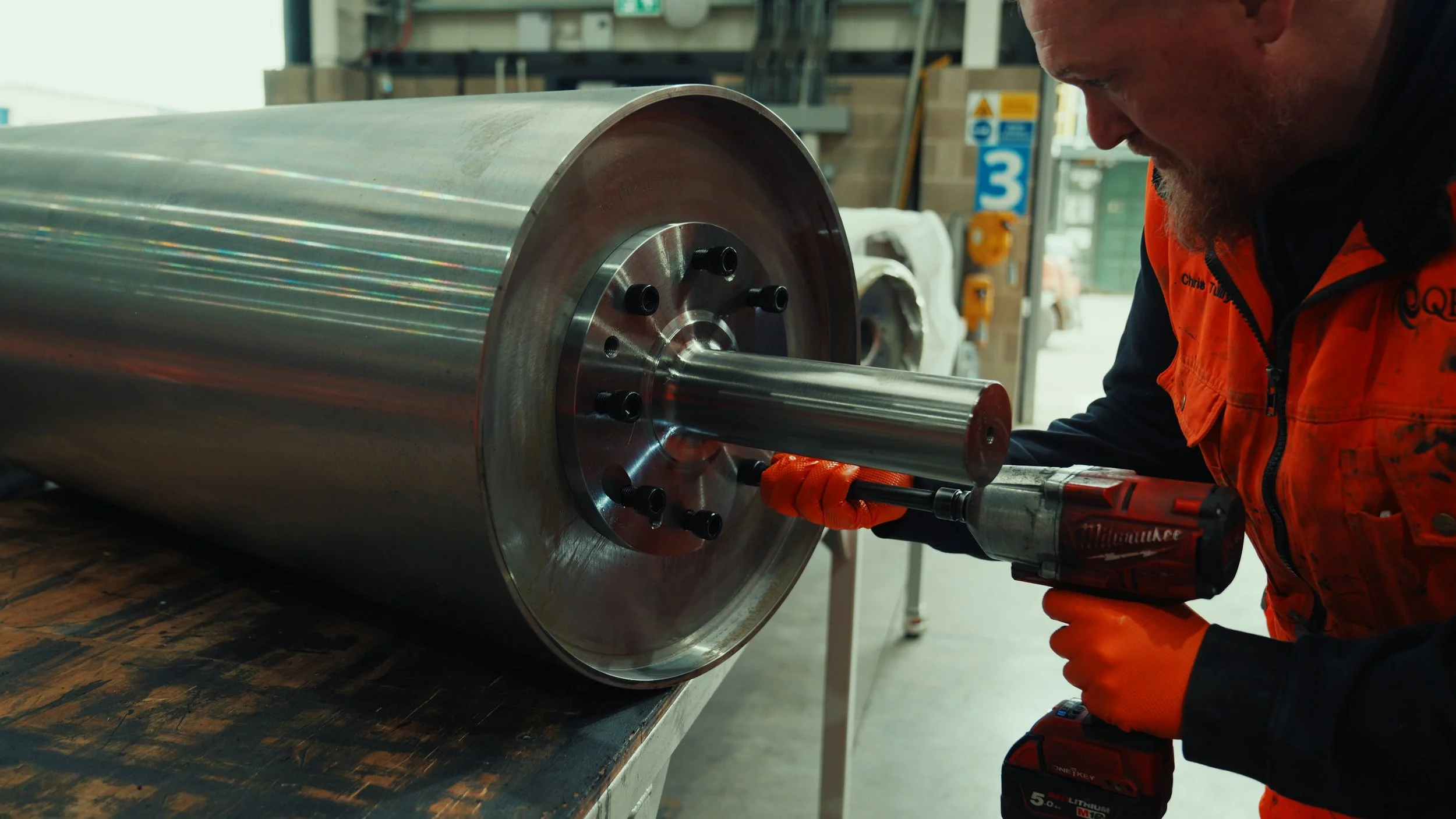 Industrial conveyor pulley assembly