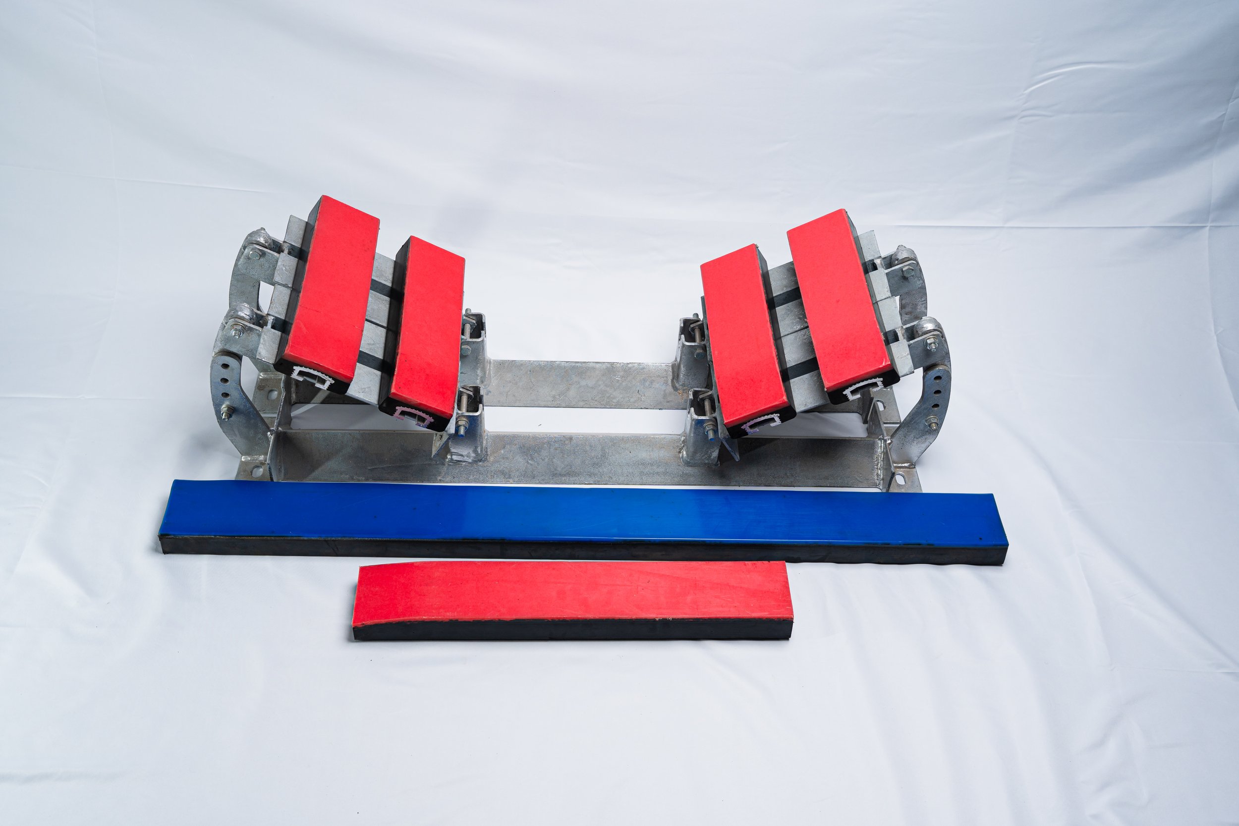 Heavy-duty conveyor impact support