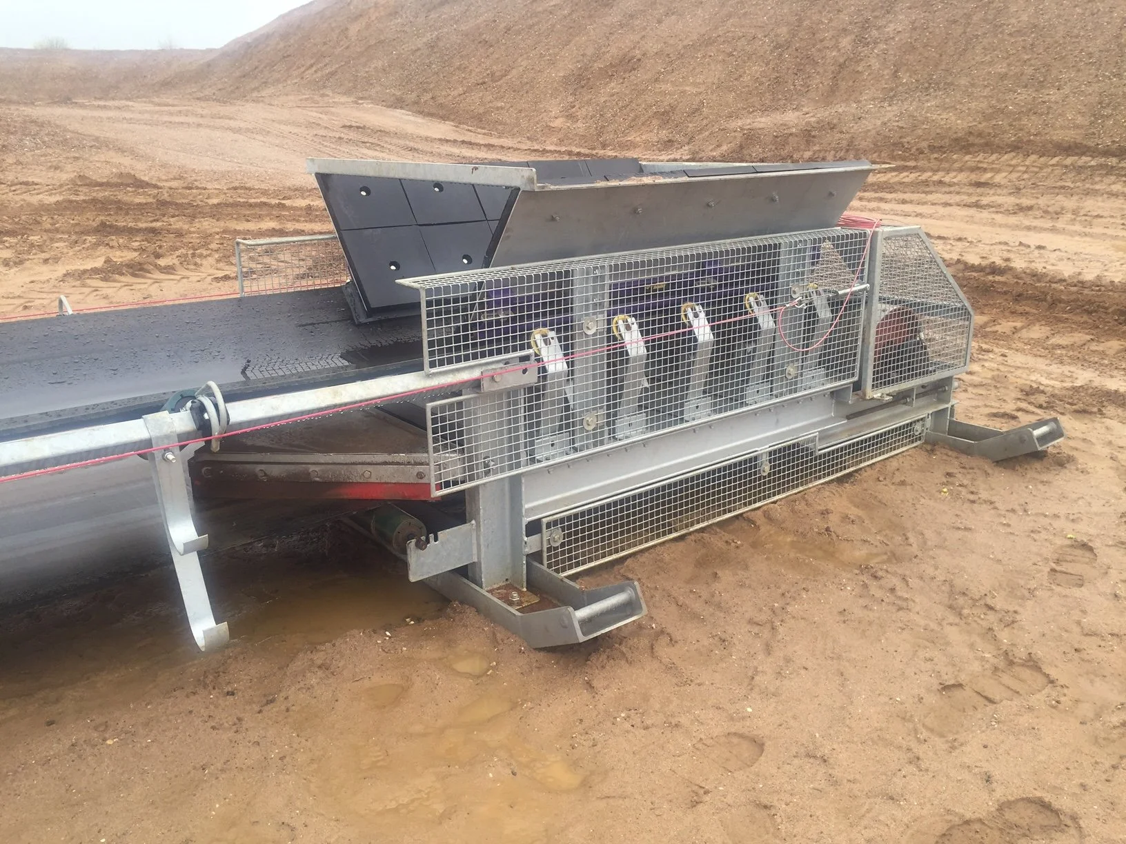 Industrial conveyor installation
