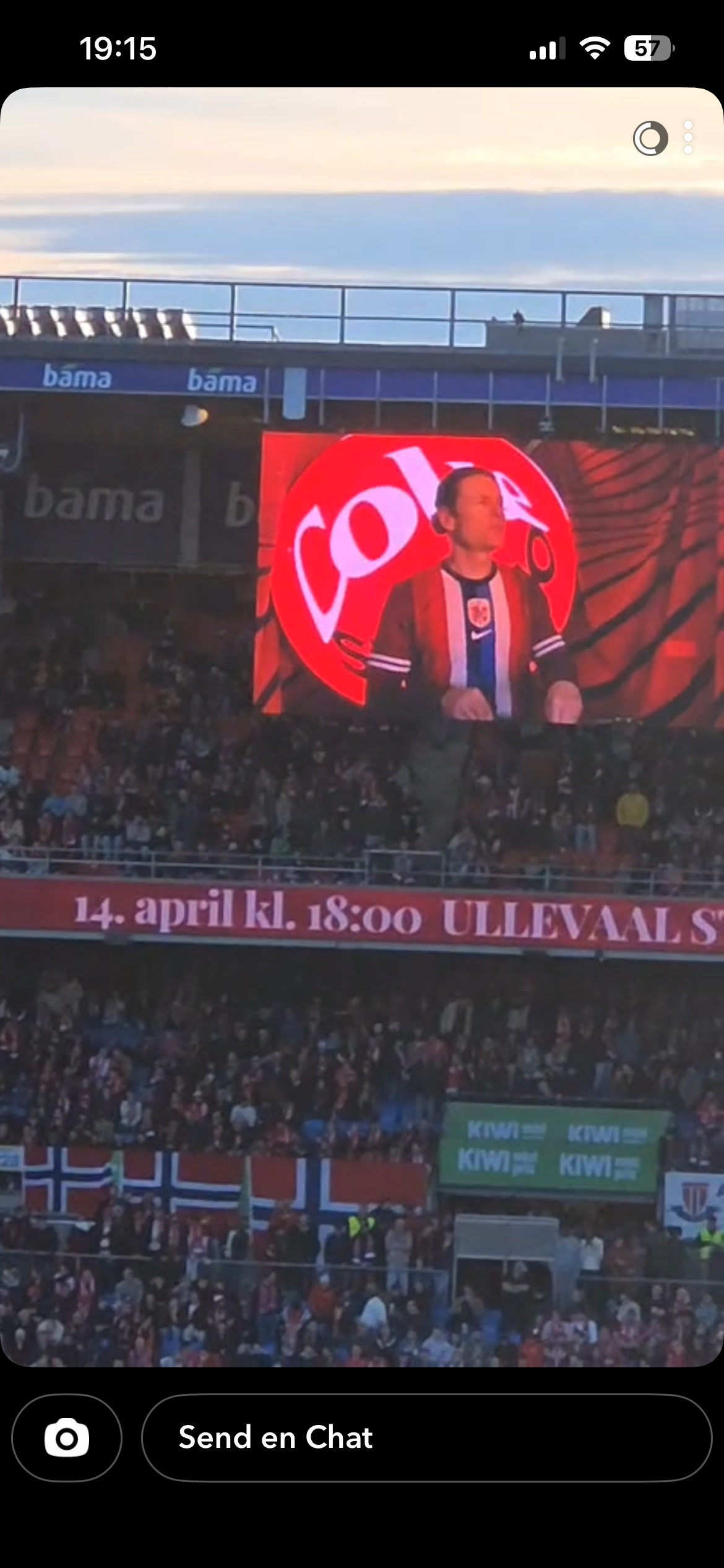 Reidar Buskenes i DJ-boden på Ullevaal