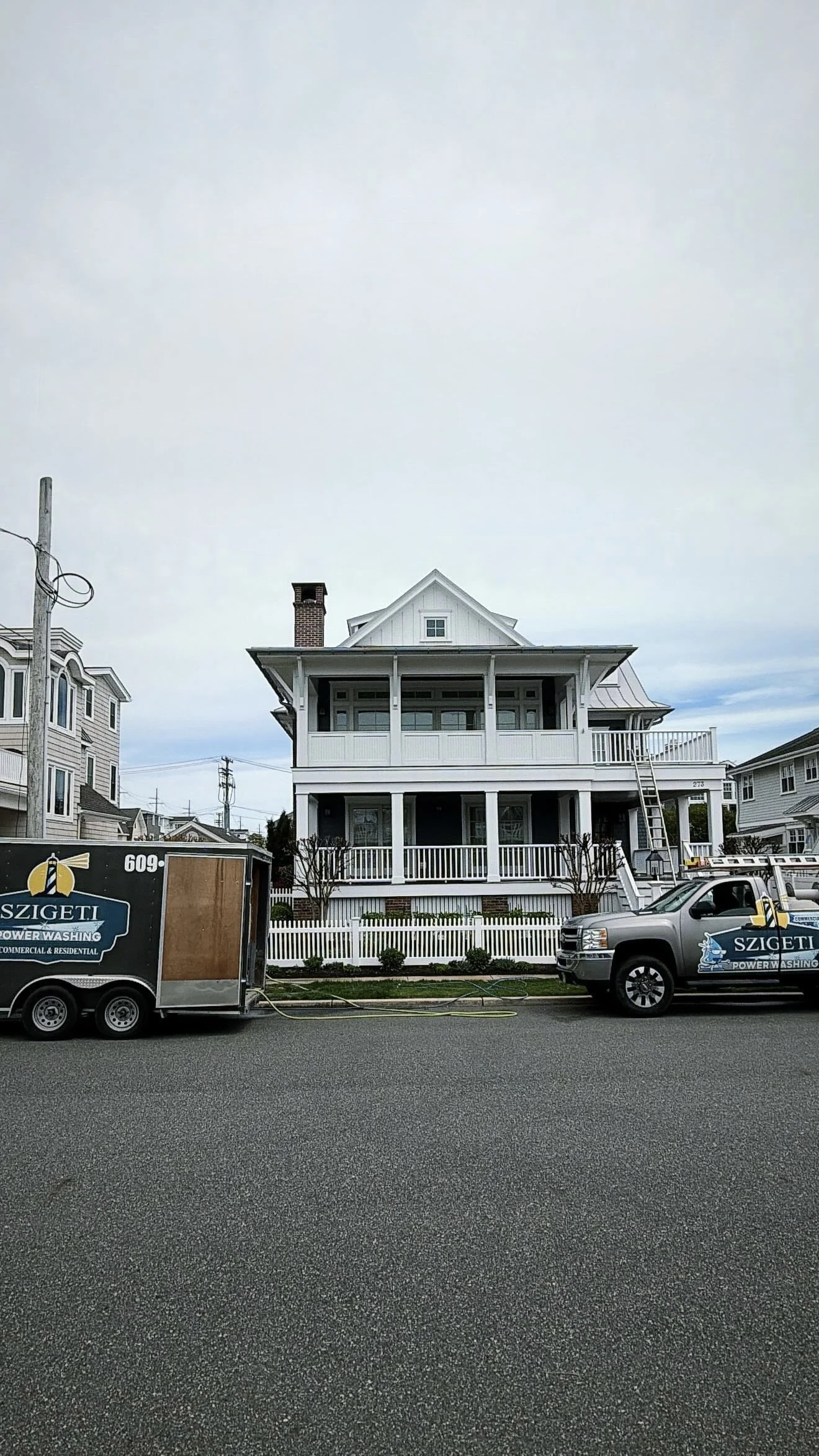 Szigeti Power Washing truck house