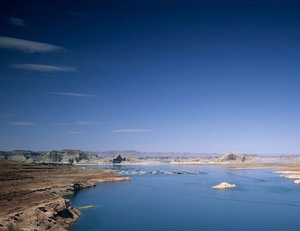 Lake Powell seen from the air, a maze of flooded side canyons