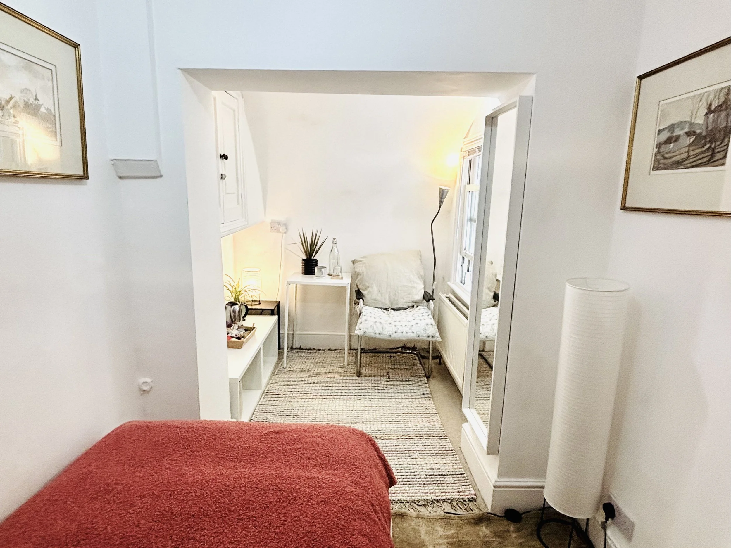 Room 9 lower-ground budget single bedroom at Central Victorian House in Camden Town