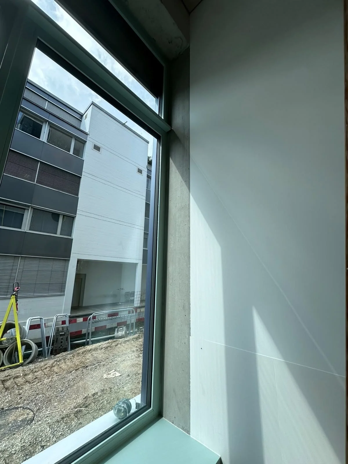 FRZ Dübendorf – Fensterlaibung · Betonkosmetik nachher