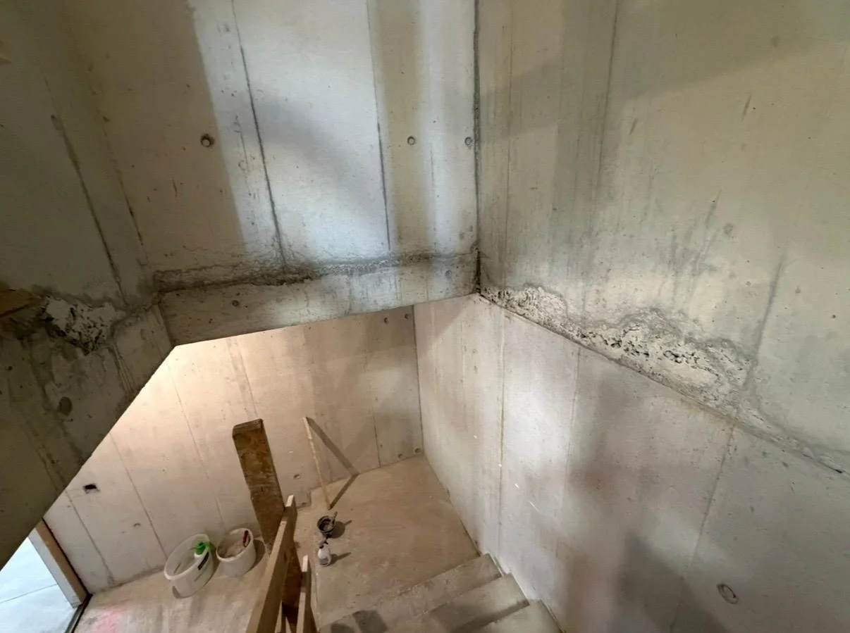 MFH Uster – Treppenhaus · Betonkosmetik vorher
