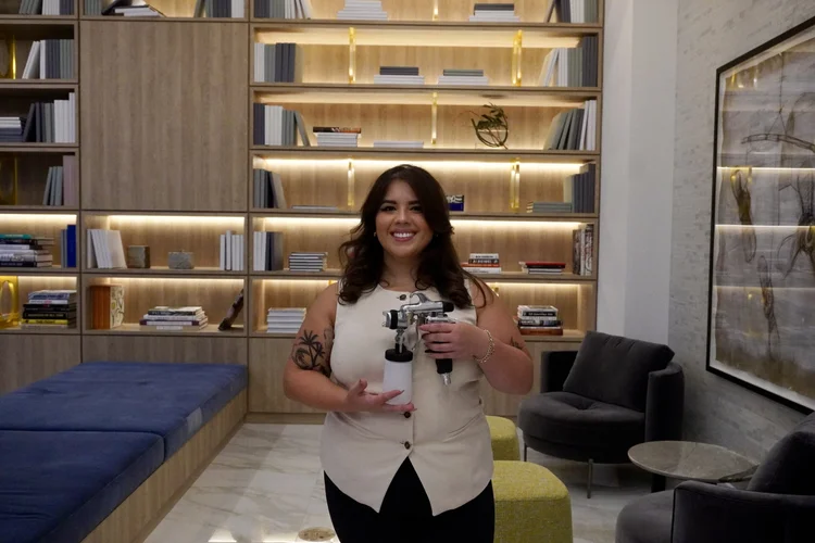 Isabel Gonzalez, founder of Glow Club Aesthetics mobile spray tanning in South Florida