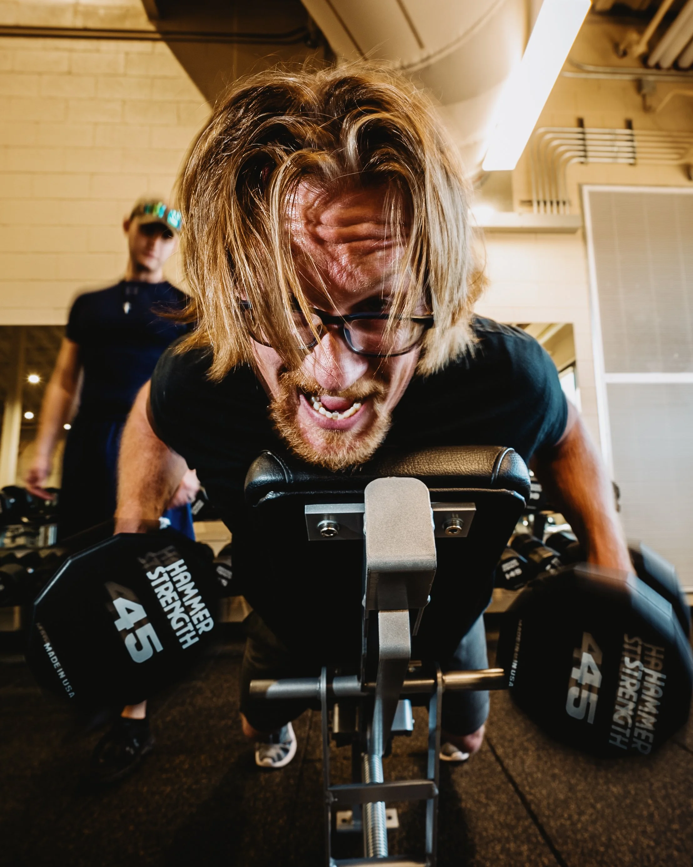 Athlete mid-set, single-decision service video