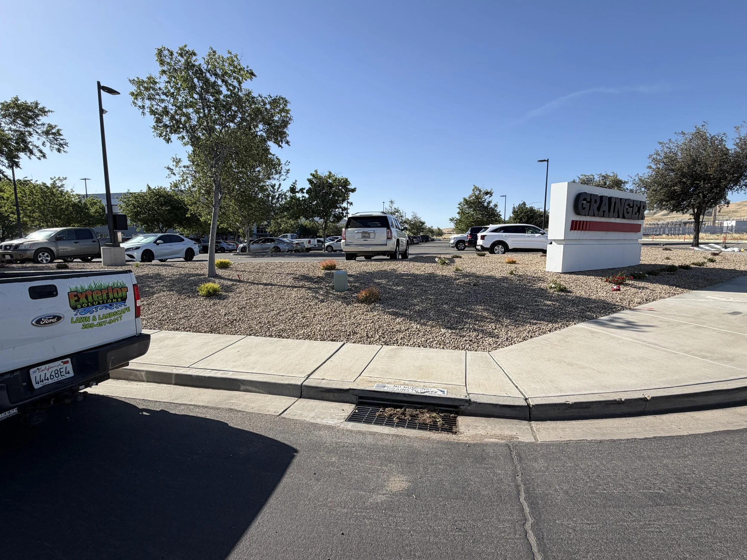 Grainger commercial landscaping Modesto CA