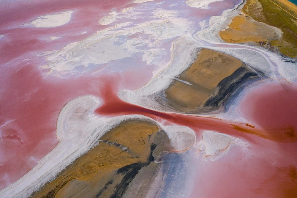 Salt flats of Lake Eyre from the air